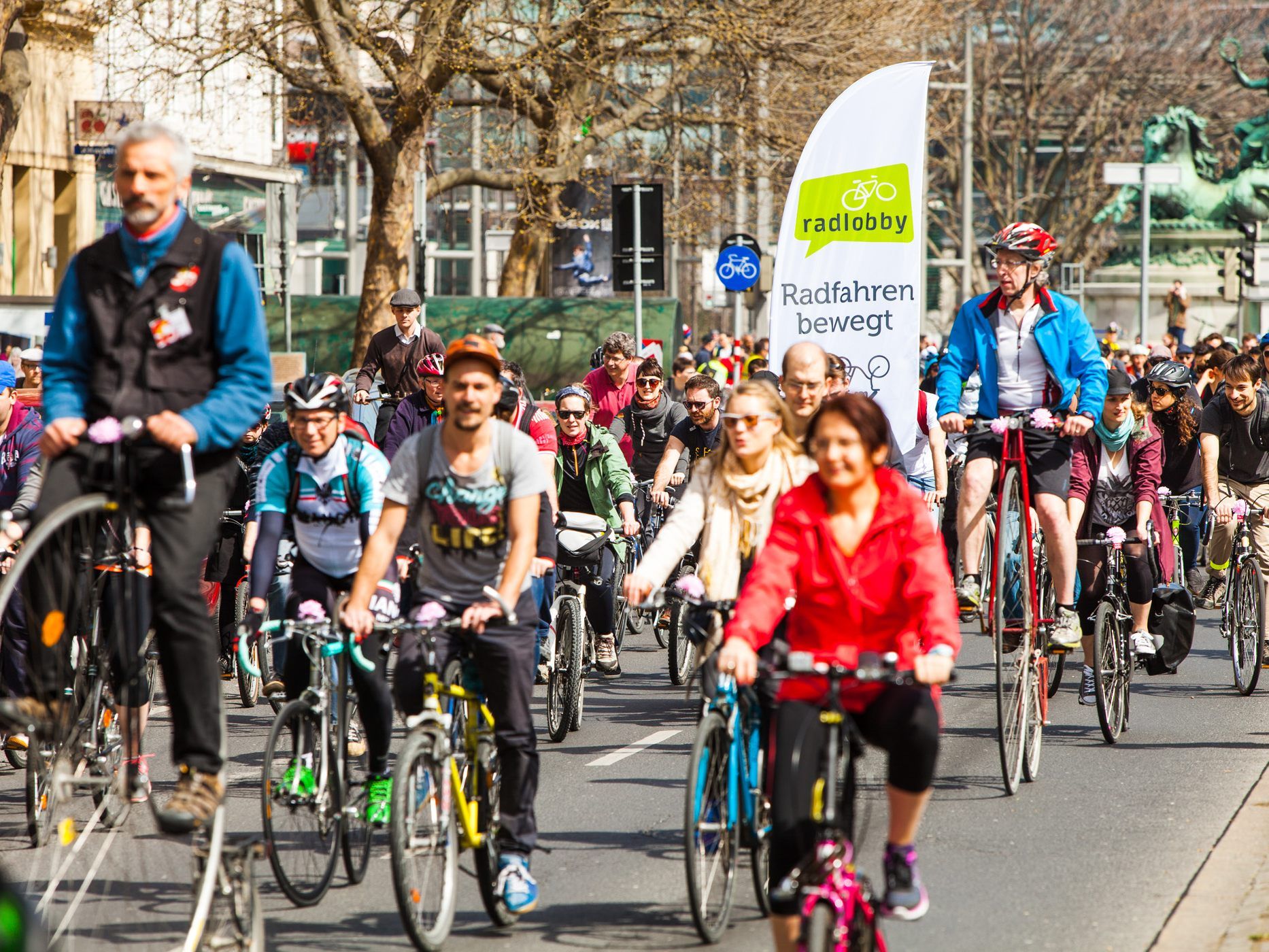 Die Radlobby lädt zur gemeinsamen Radfahrt zur Radparade Lustenau ein. Die Radlobby lädt zur gemeinsamen Radfahrt zur Radparade Lustenau ein.