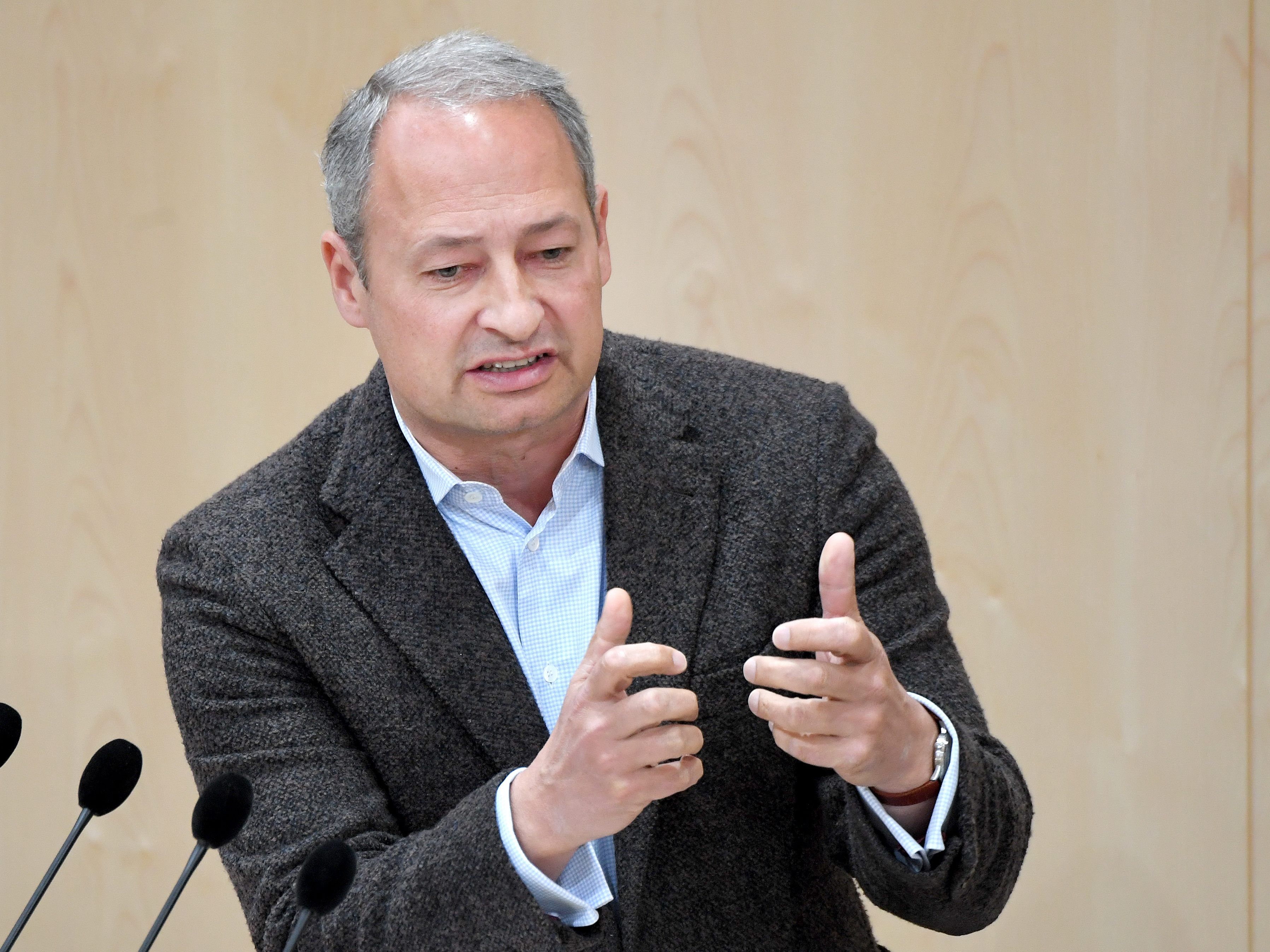 Für Andreas Schieder kommen mehrere Personen für eine Übergangsregierung in Frage. Für Andreas Schieder kommen mehrere Personen für eine Übergangsregierung in Frage.