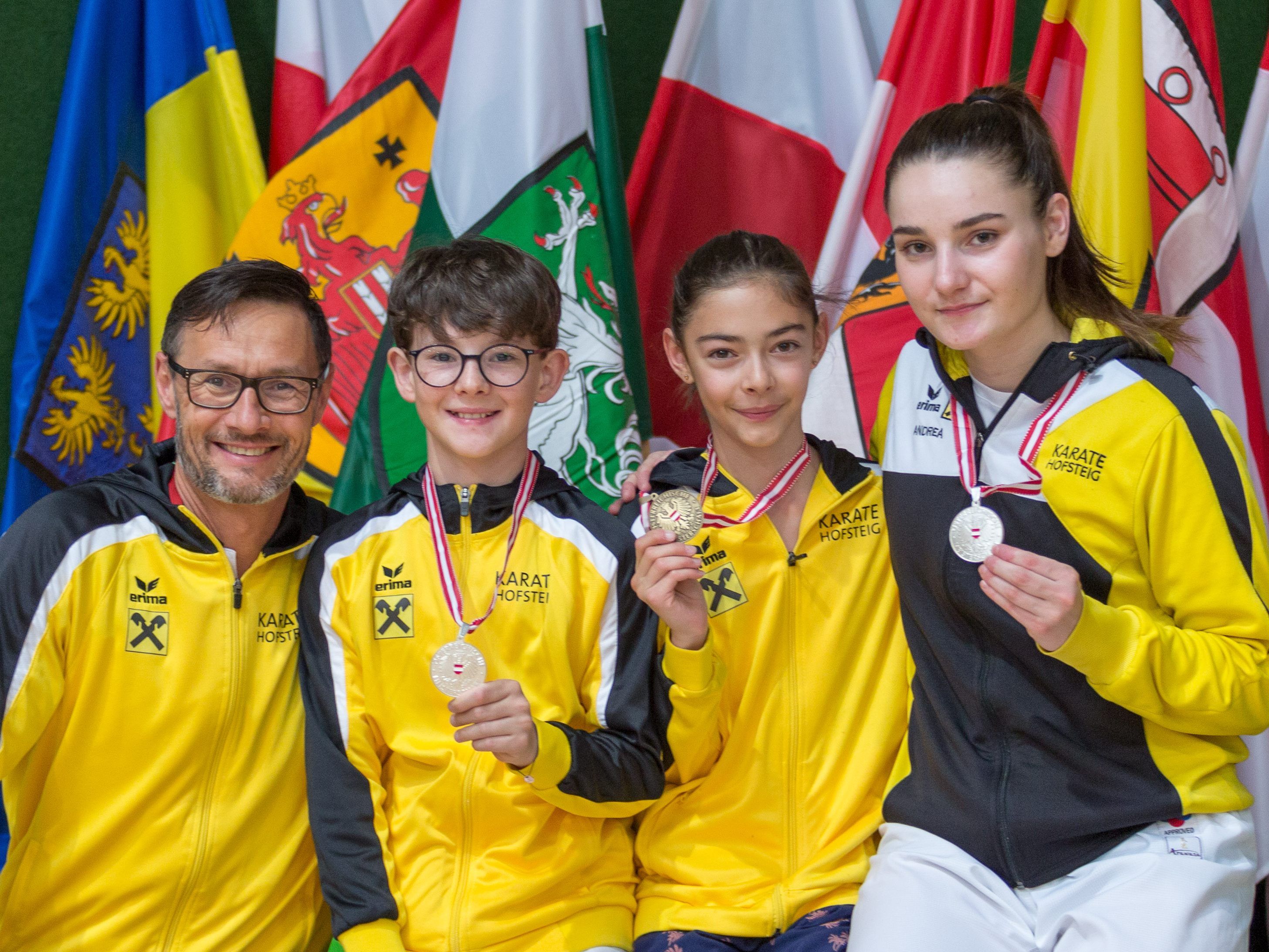v.l.n.r. Geri Grafoner, David Nussbaumer, Kathalina Grafoner, Marijana Maksimovic v.l.n.r. Geri Grafoner, David Nussbaumer, Kathalina Grafoner, Marijana Maksimovic