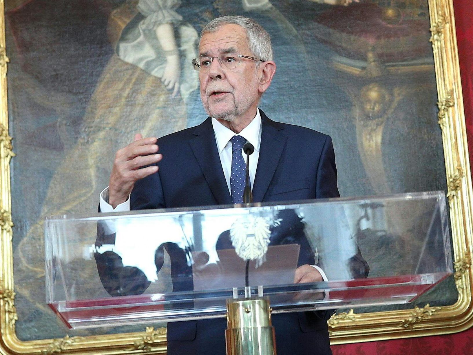 Bundespräsident Alexander van der Bellen wird eine Rede zur aktuellen politischen Lage im Land halten. Bundespräsident Alexander van der Bellen wird eine Rede zur aktuellen politischen Lage im Land halten.