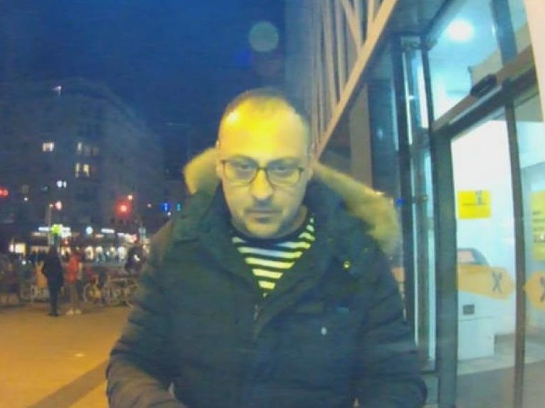 Die Polizei Wien sucht nach diesem Mann. Die Polizei Wien sucht nach diesem Mann.