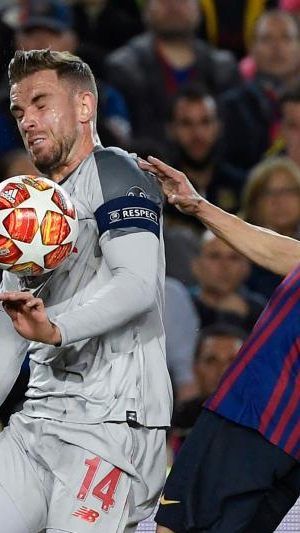 Zweikampf zwischen Henderson und Jordi Alba