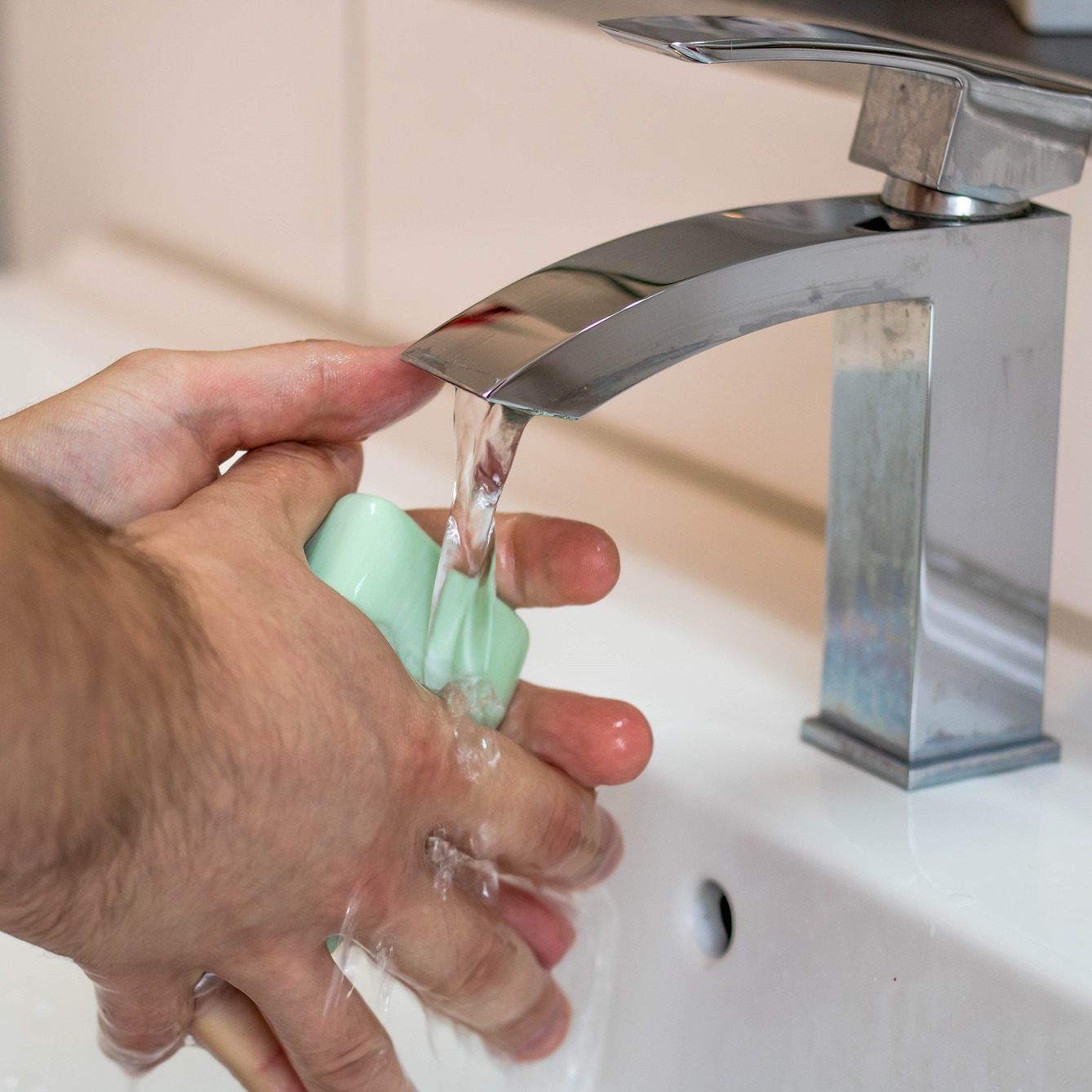 Nur 6 von 10 verwendeten Seife, noch weniger Desinfektionsmittel.