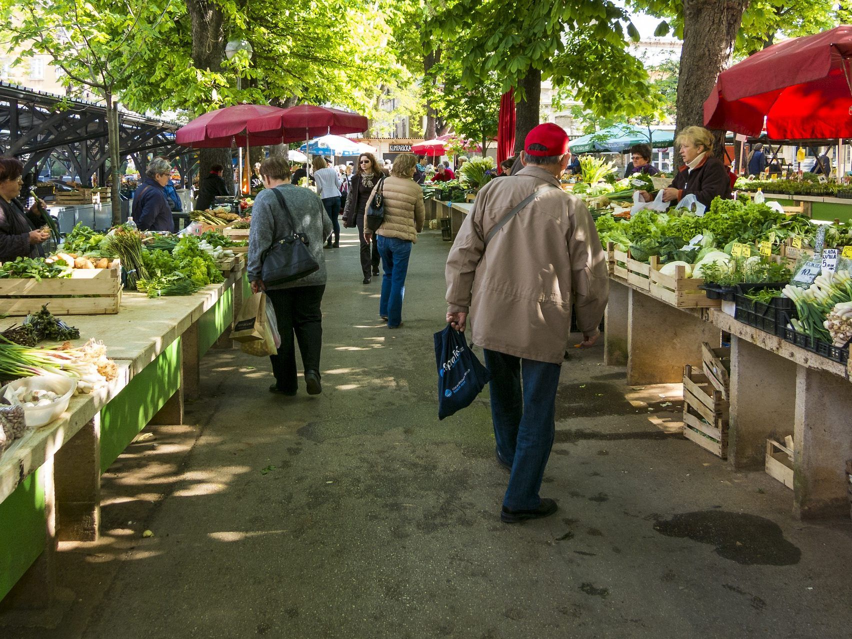 Im Juni finden in Wien mehrere Märkte statt. Im Juni finden in Wien mehrere Märkte statt.