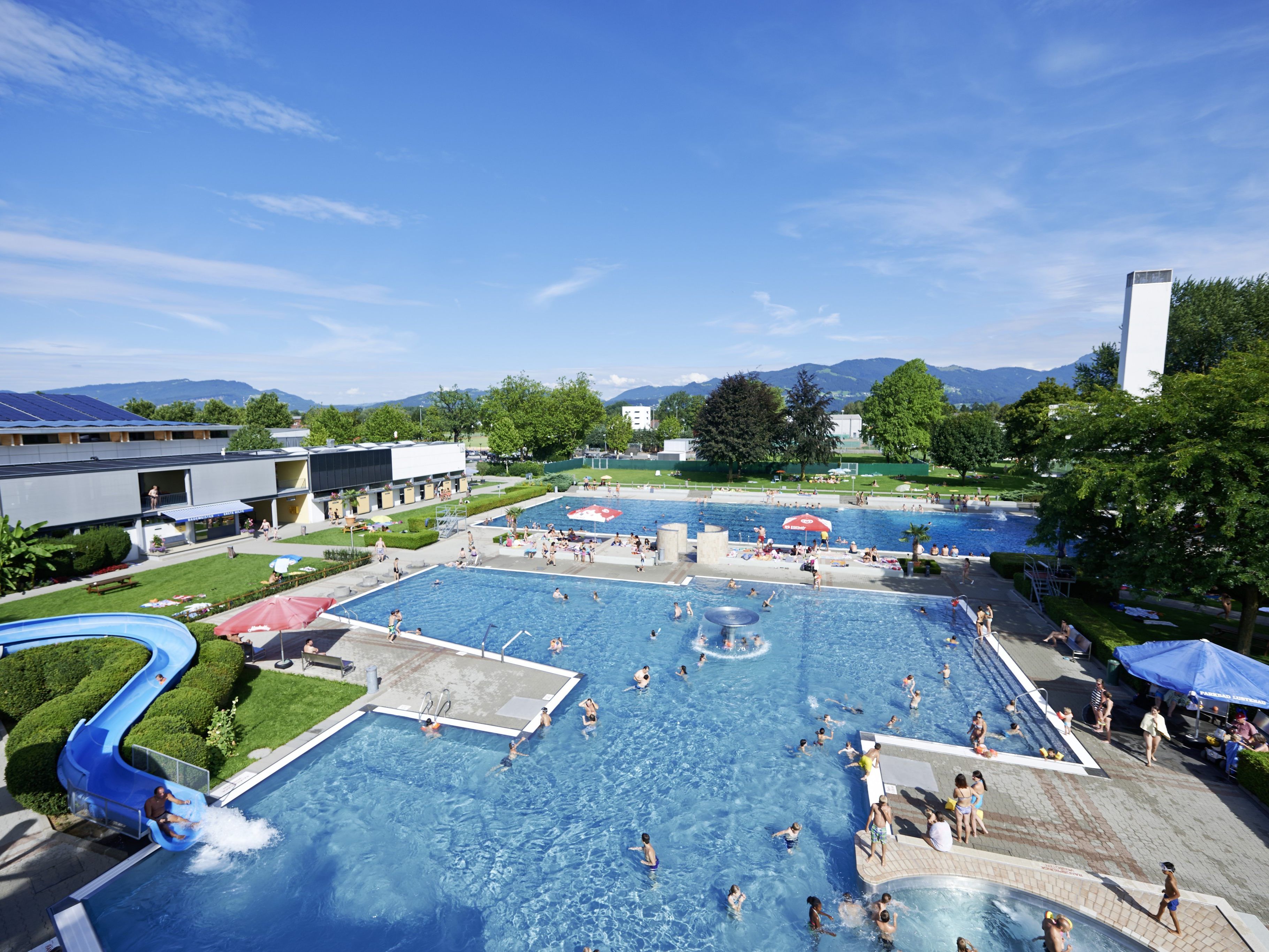 Das Warten hat ein Ende: Ab 11. Mai können Baderatten und Sonnenanbeter im Parkbad wieder die Badesaison auskosten. Das Warten hat ein Ende: Ab 11. Mai können Baderatten und Sonnenanbeter im Parkbad wieder die Badesaison auskosten.