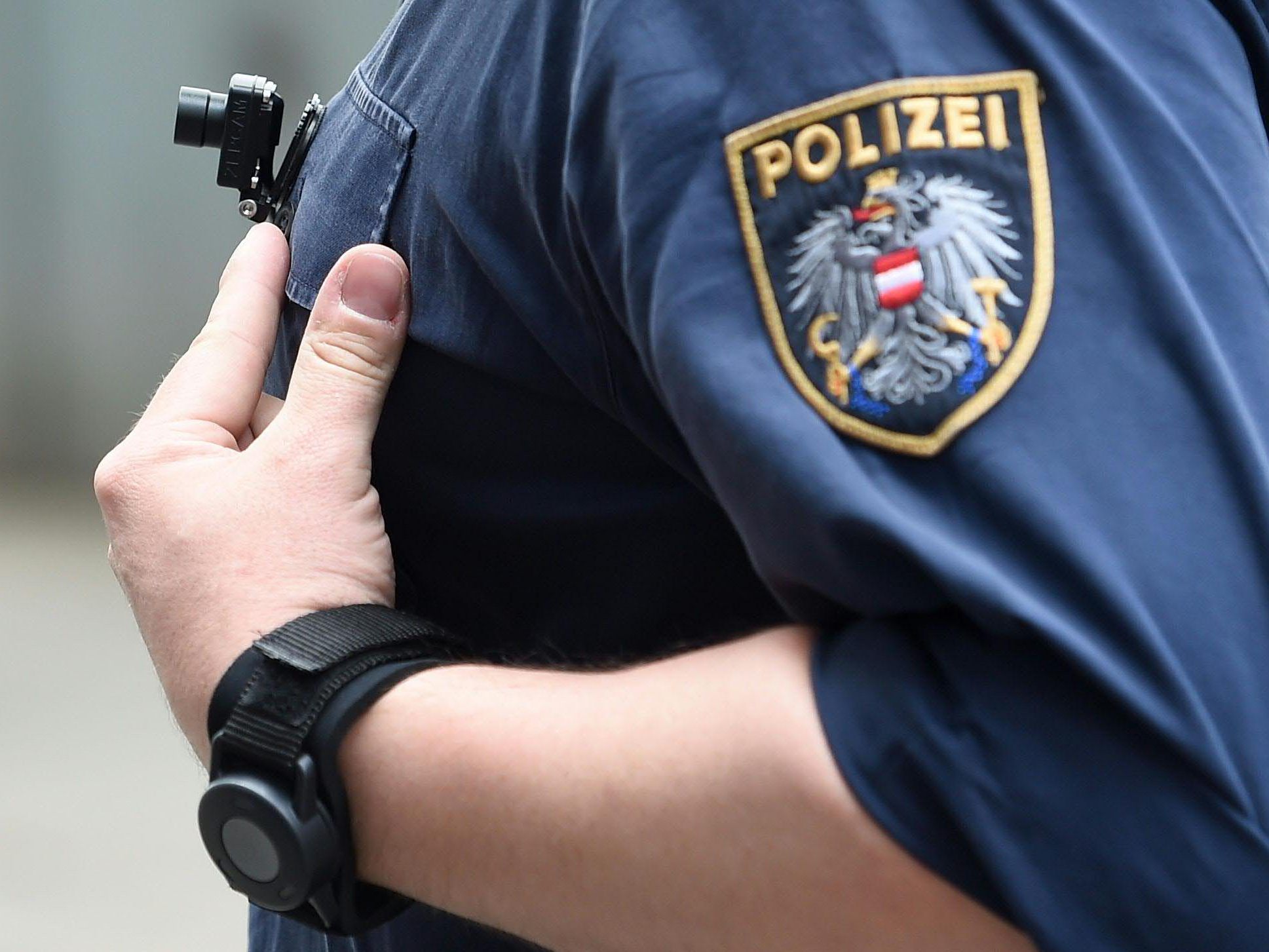 Die Polizei wurde bei dem Unfall hinzugezogen, die Frau wurde aber nur leicht verletzt.