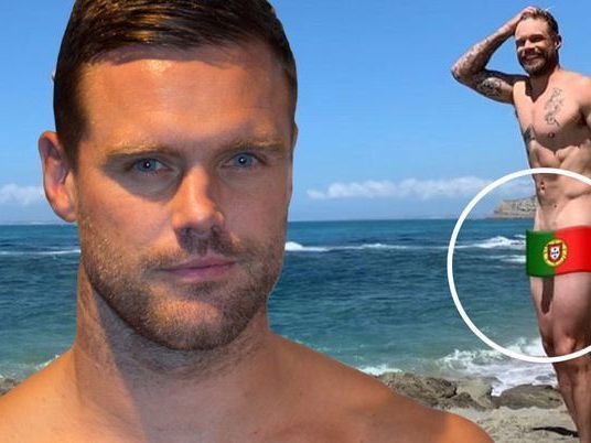 Rugby-Star Nick Youngquest hat ein Detail übersehen. Rugby-Star Nick Youngquest hat ein Detail übersehen.