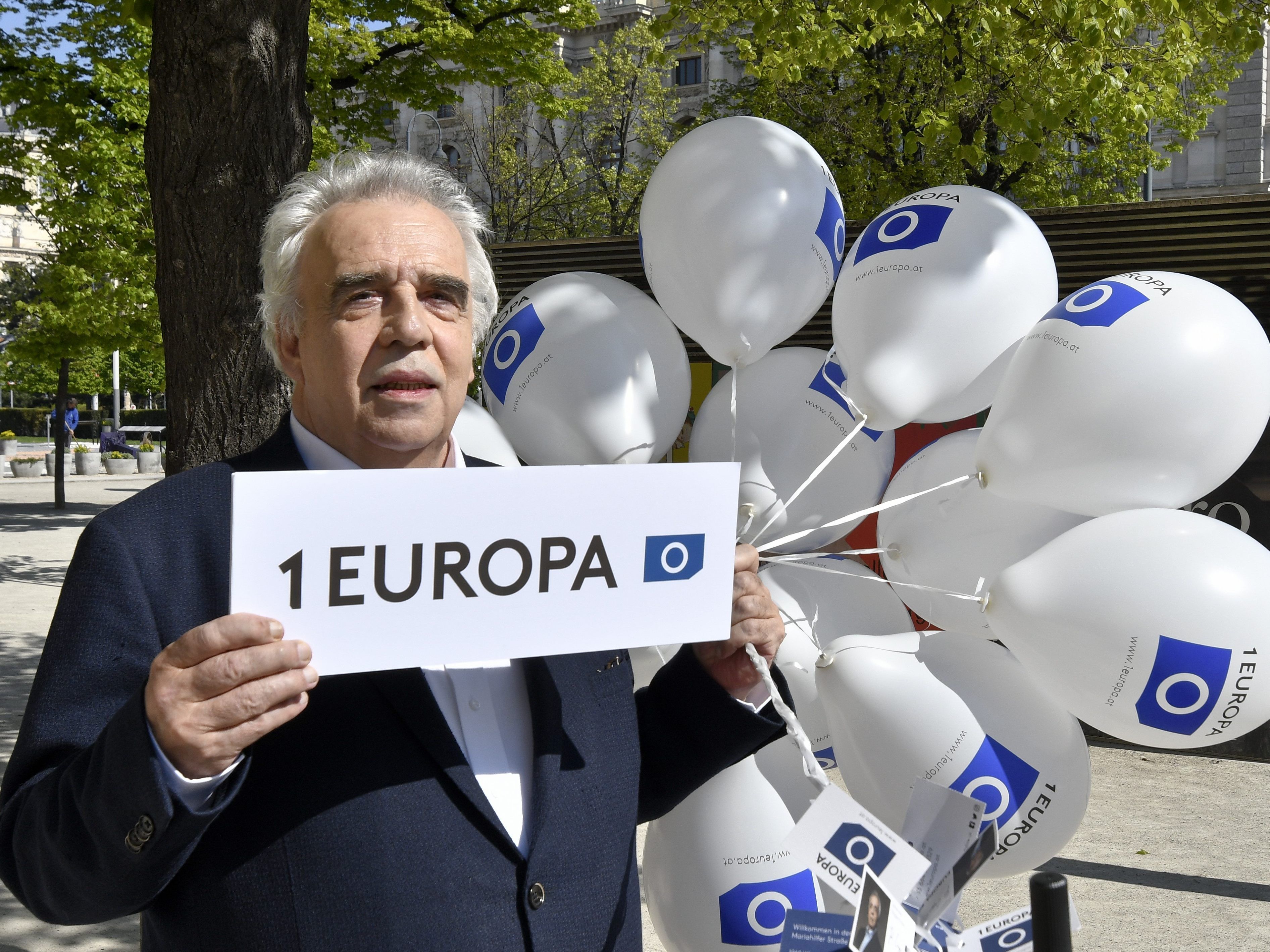 Johannes Voggenhuber der Liste "1EUROPA - LISTE JETZT" im Porträt. Johannes Voggenhuber der Liste "1EUROPA - LISTE JETZT" im Porträt.