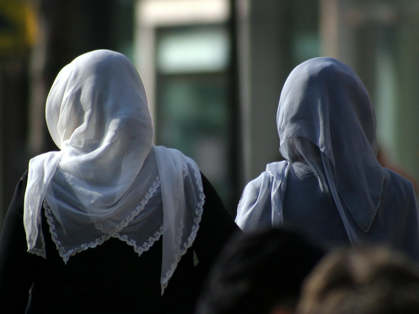 Das Gesetz soll auch mit einfachgesetzlicher Mehrheit durchgewunken werden. Das Gesetz soll auch mit einfachgesetzlicher Mehrheit durchgewunken werden.