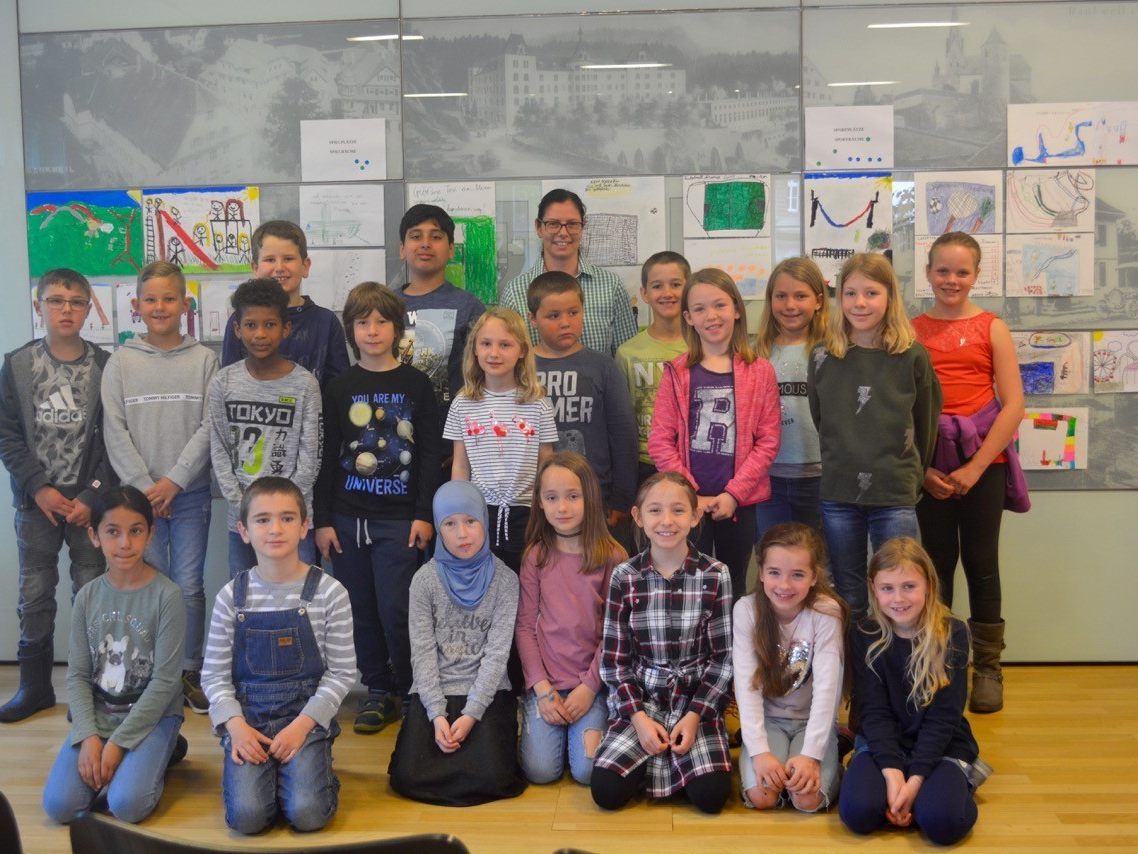 Im Rahmen der Kinderkonferenz besuchten zahlreiche SchülerInnen ihre neue Bürgermeisterin. Im Rahmen der Kinderkonferenz besuchten zahlreiche SchülerInnen ihre neue Bürgermeisterin.