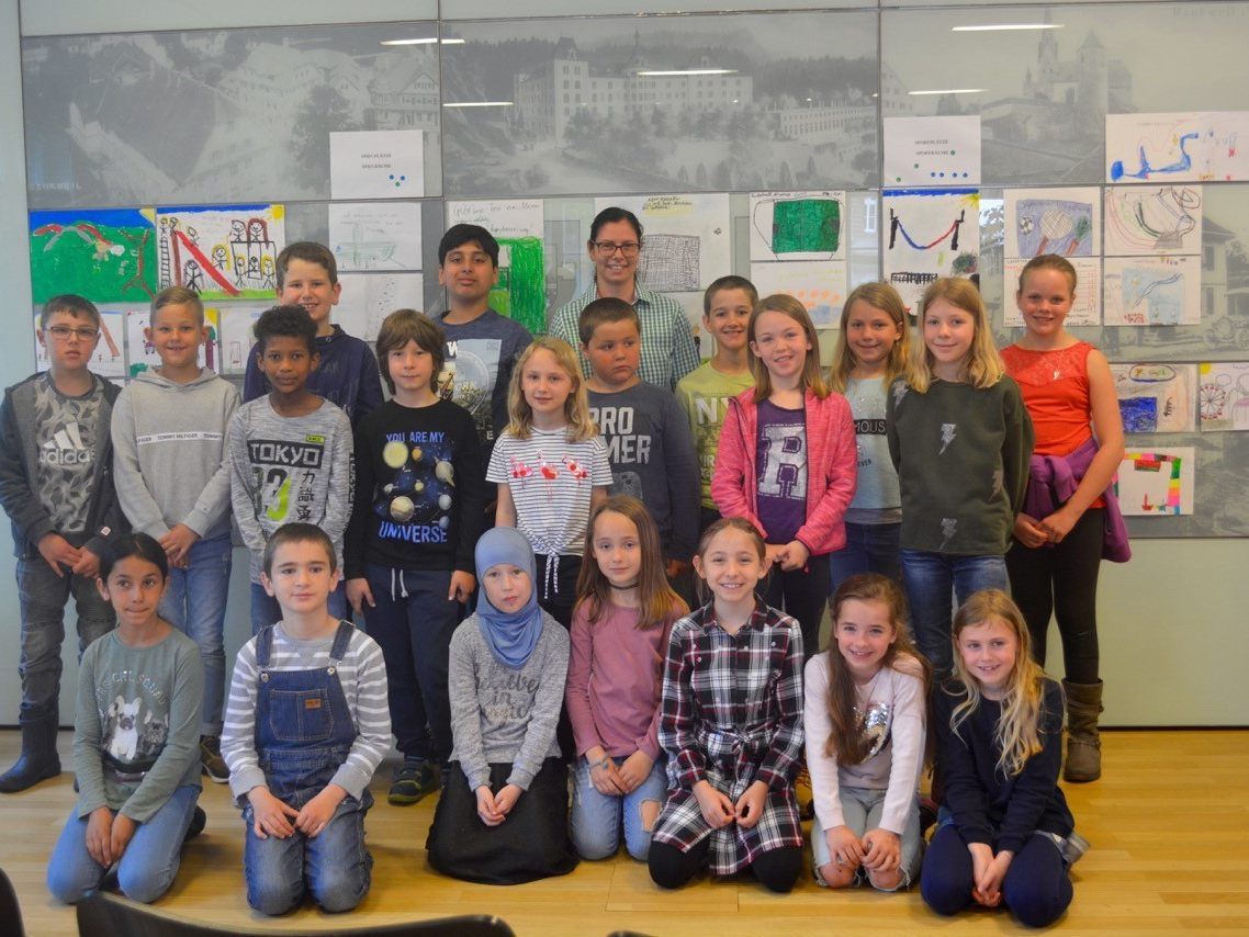 Im Rahmen der Kinderkonferenz besuchten zahlreiche SchülerInnen ihre neue Bürgermeisterin.