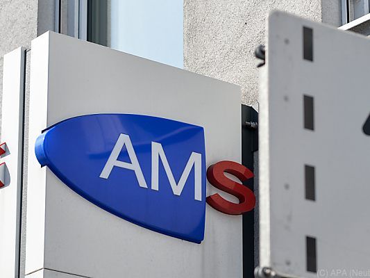 Mehr Menschen haben eine Arbeit Mehr Menschen haben eine Arbeit