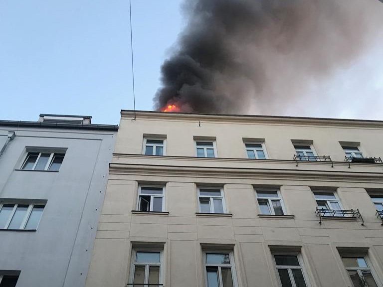 Das Feuer brach in der Josefstädter Straße aus.