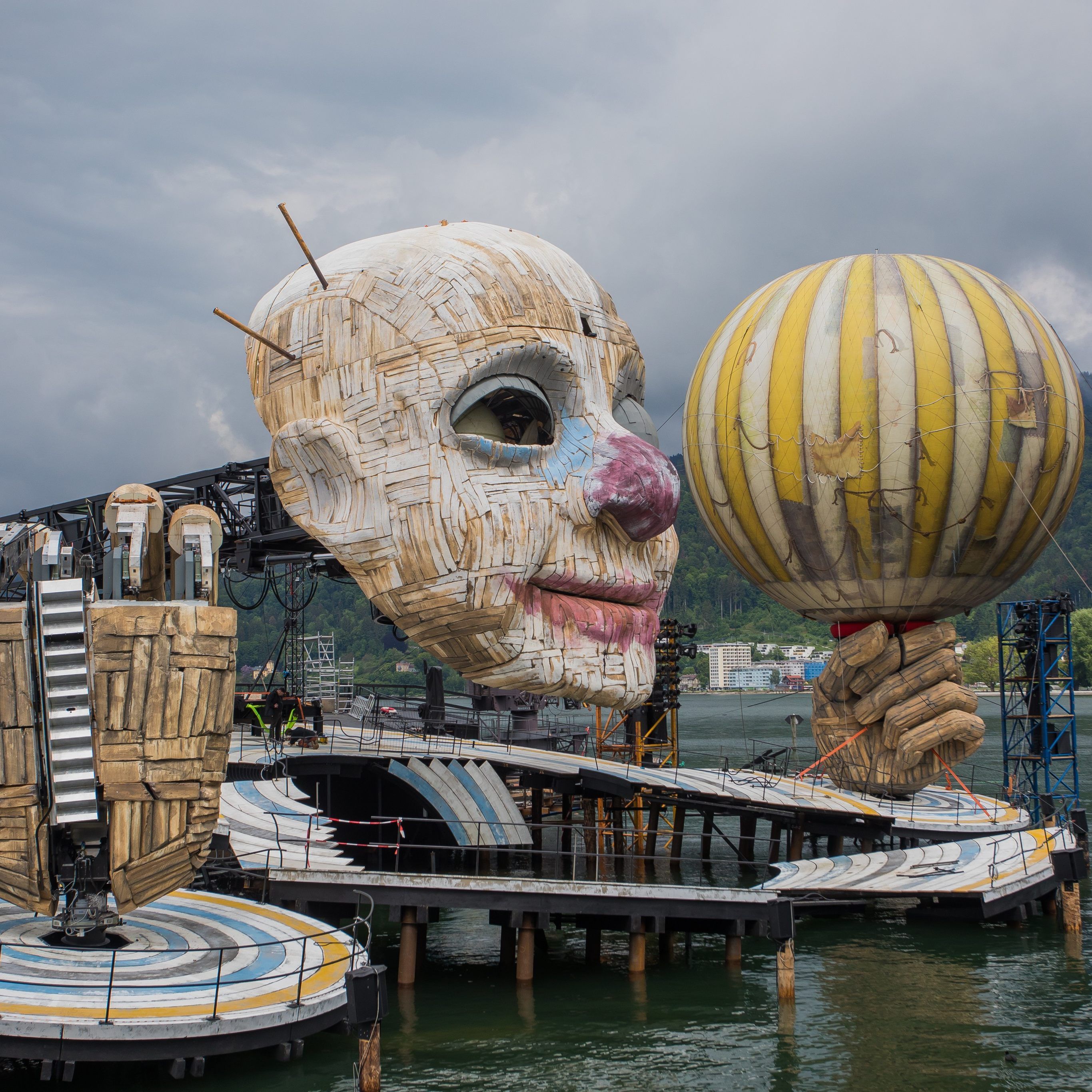 Beeindruckendes Bühnenbild