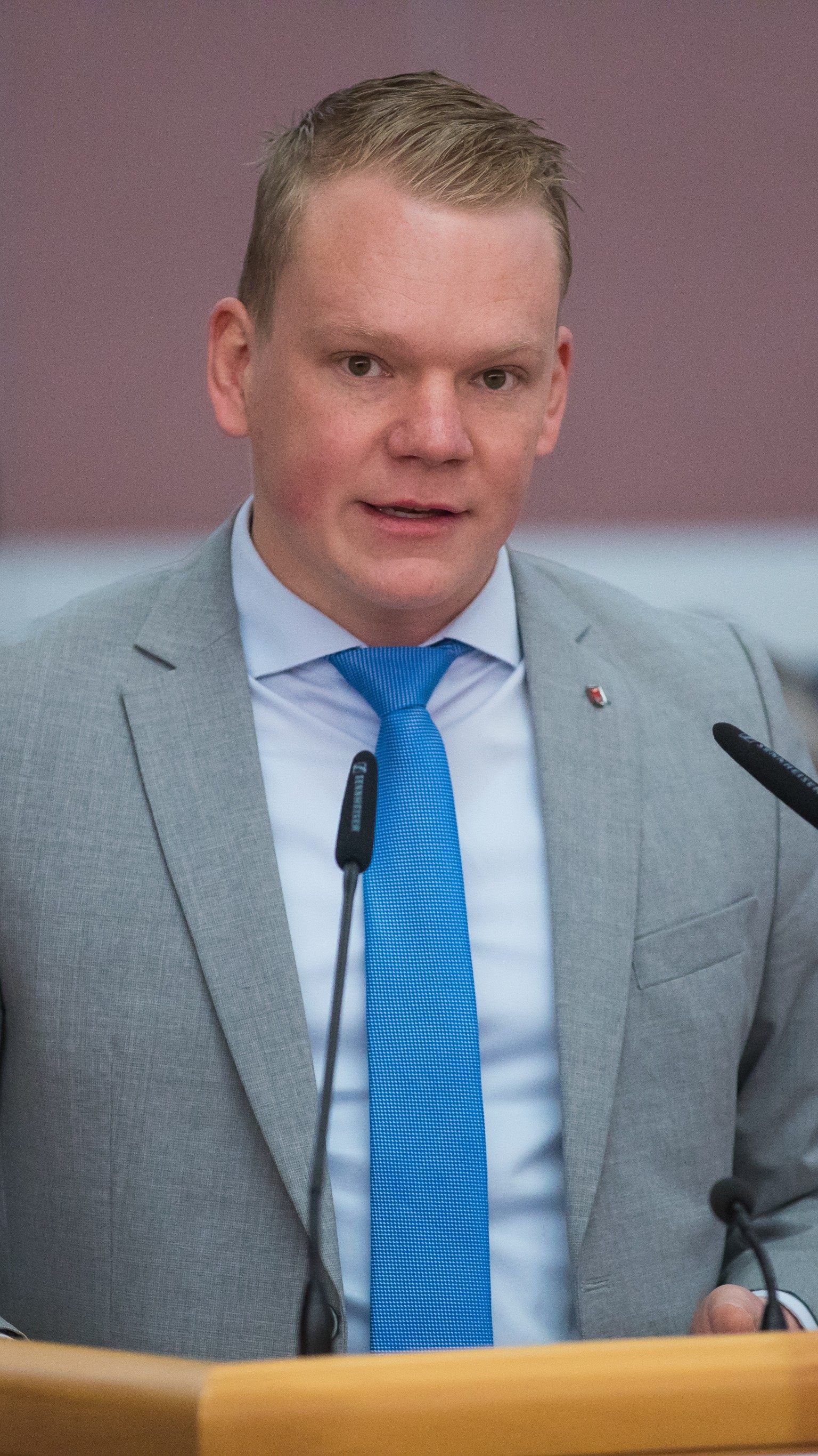 Angriff auf die schwarz-grüne Landesregierung