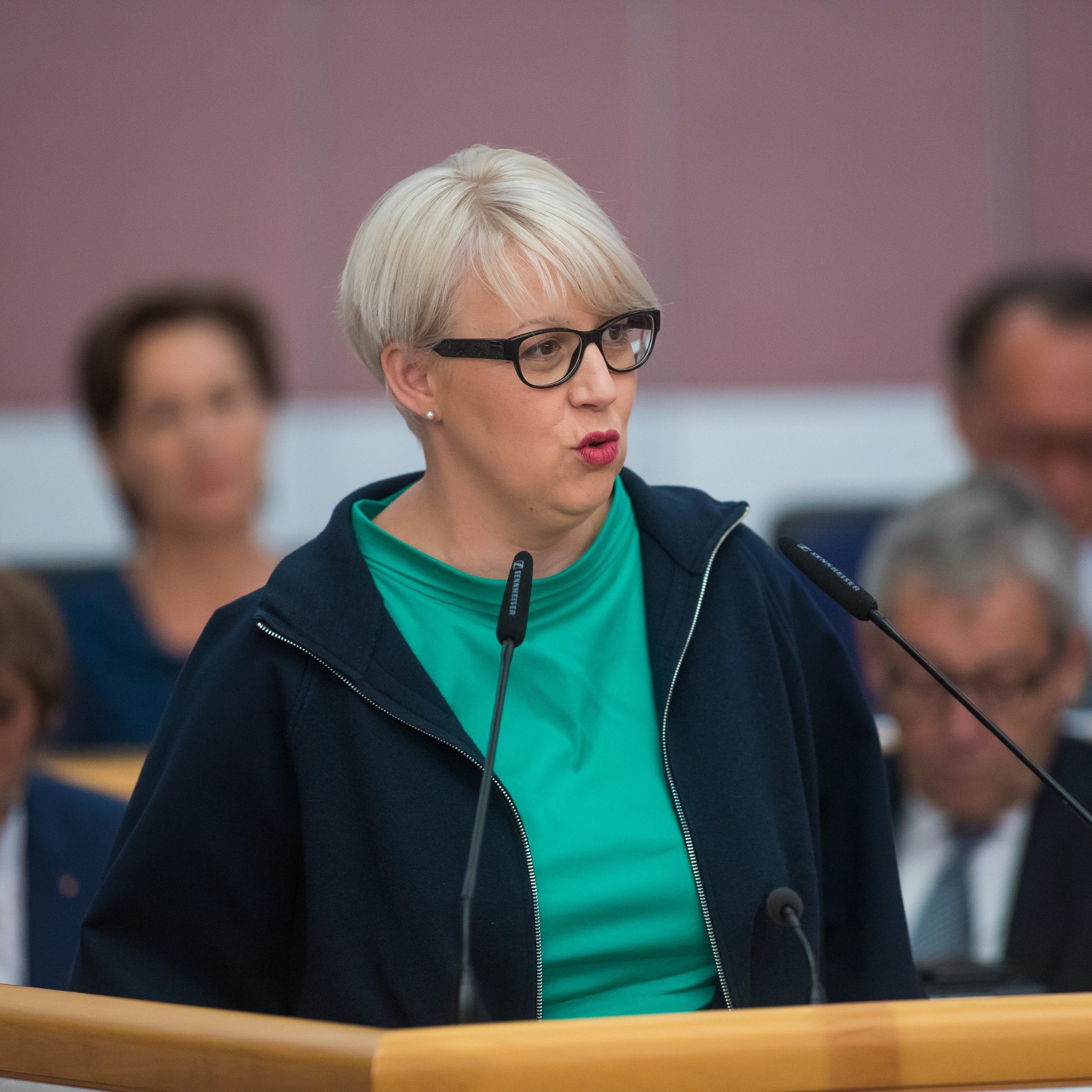 Oppositionsparteien sprechen sich weiter für einen "Superwahlsonntag" aus