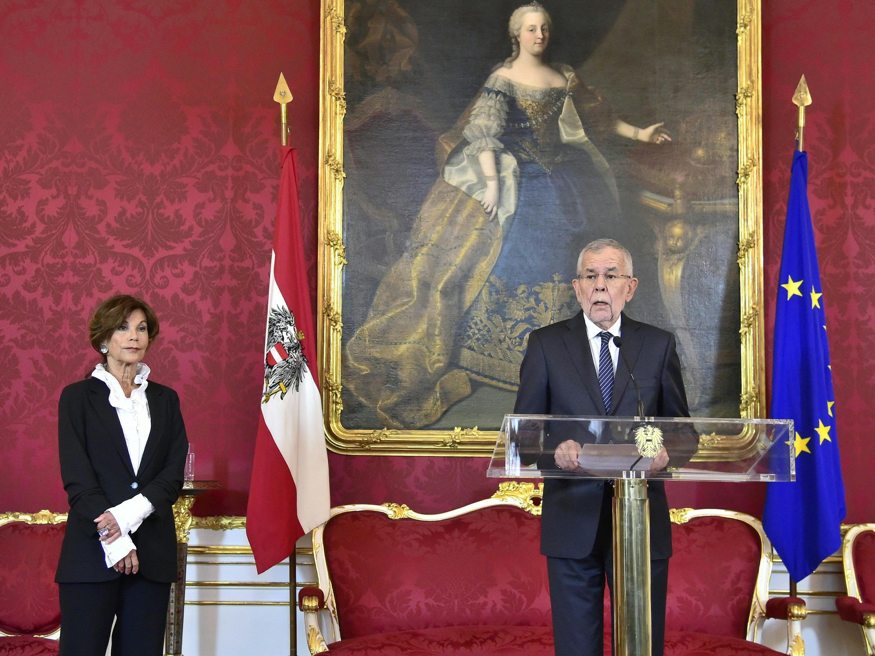 Bundespräsident Van der Bellen wird heute die Übergangsregierung angeloben.