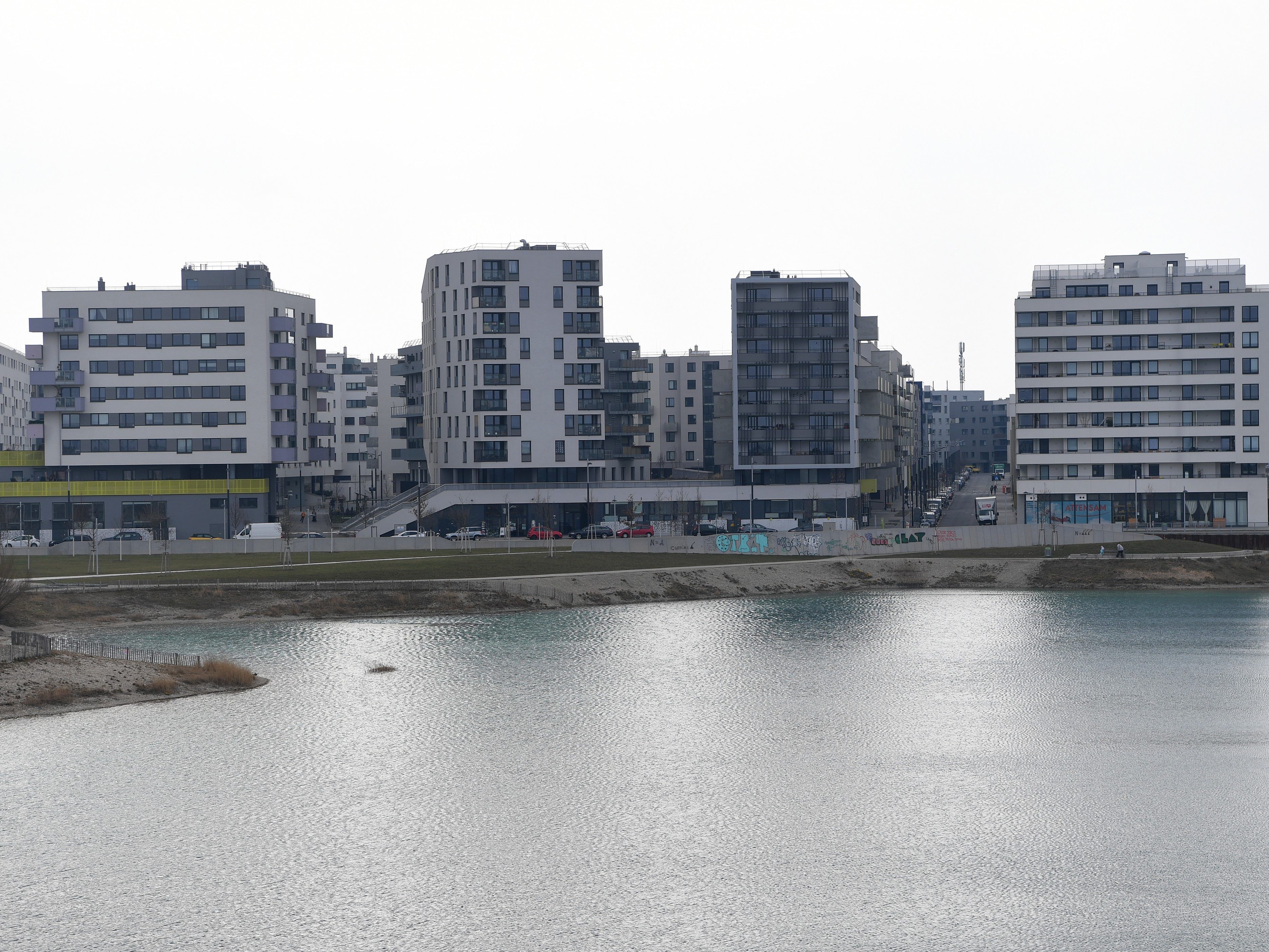 Die Terrordrohung gegen die Seestadt Wien wurde auf den sozialen Medien bekannt. Die Terrordrohung gegen die Seestadt Wien wurde auf den sozialen Medien bekannt.