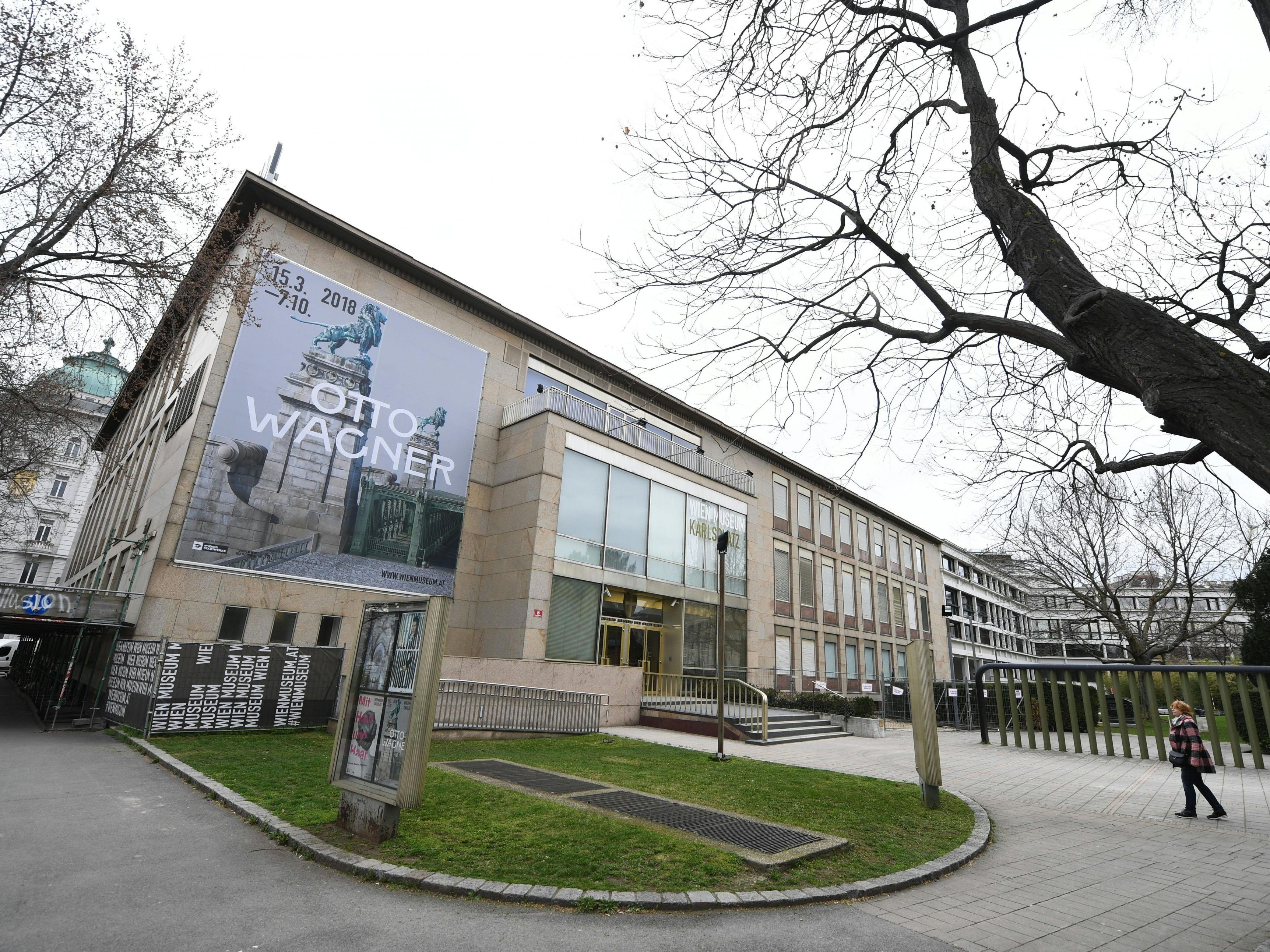 Das Wien Museum wird im Sommer von Künstlern mit Graffiti besprüht. Das Wien Museum wird im Sommer von Künstlern mit Graffiti besprüht.