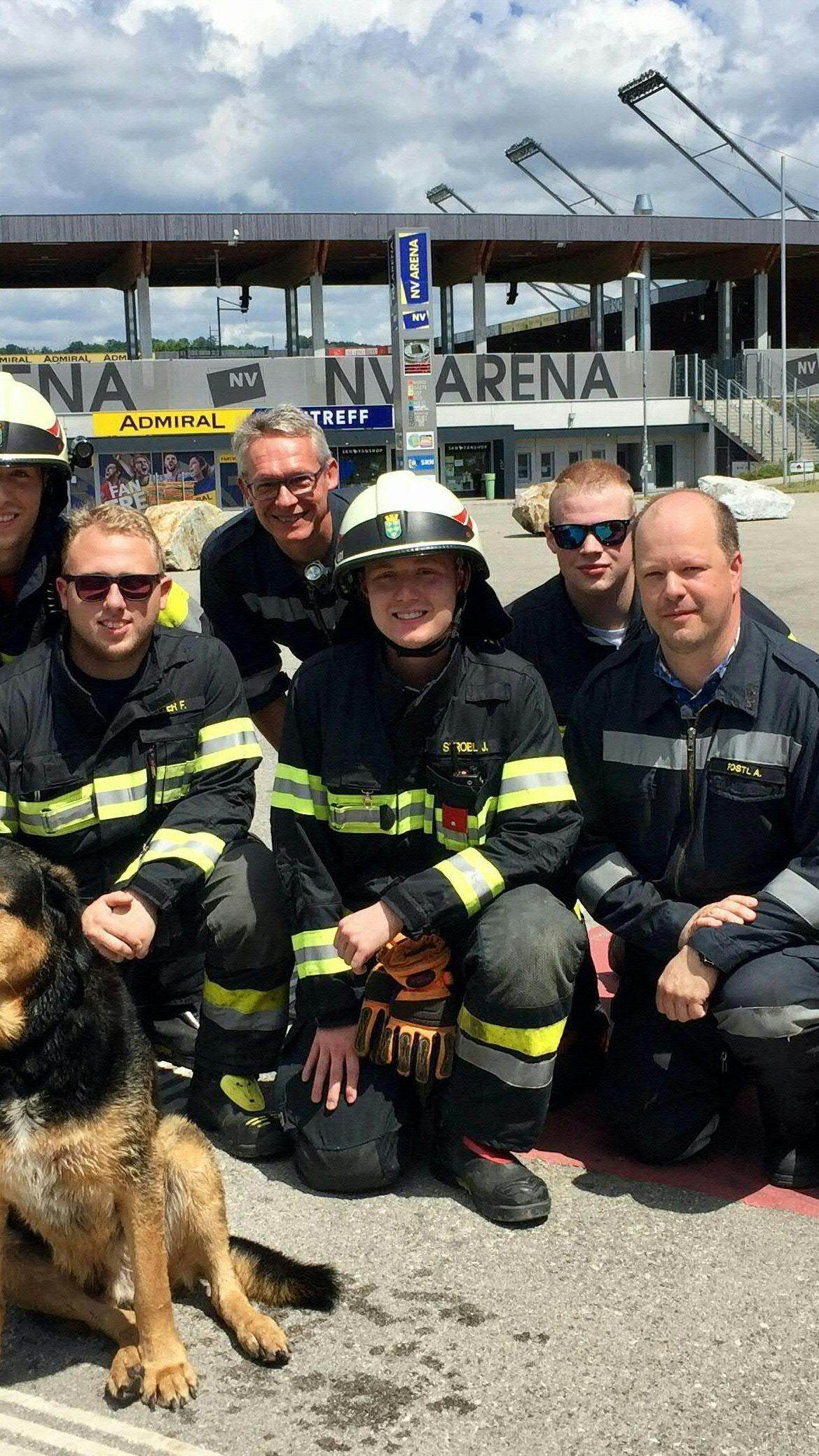Die Feuerwehr konnte Hund "Scotty" aus dem Mühlbach retten.