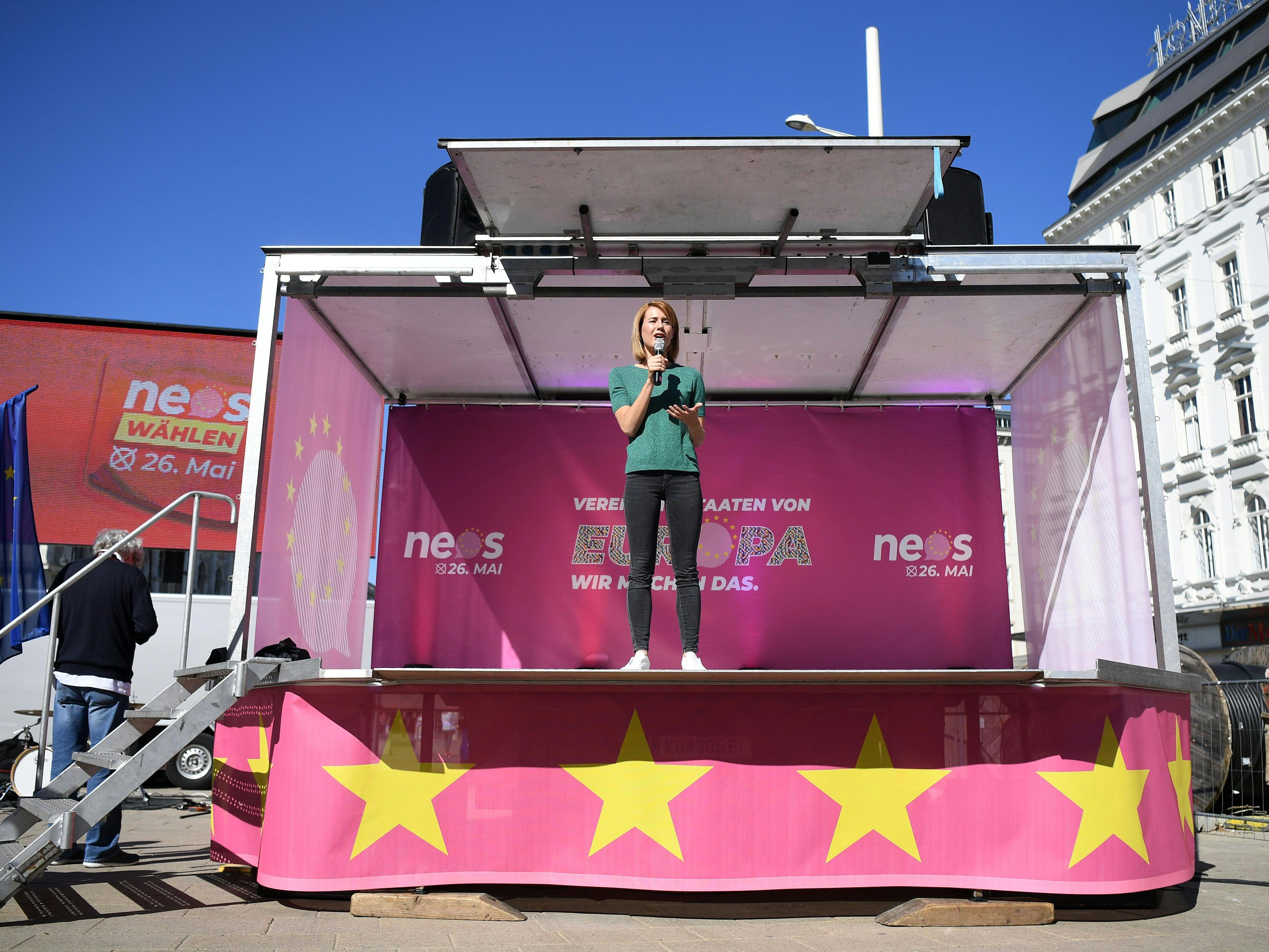 Die NEOS starten heute ihren Online-Dialog.