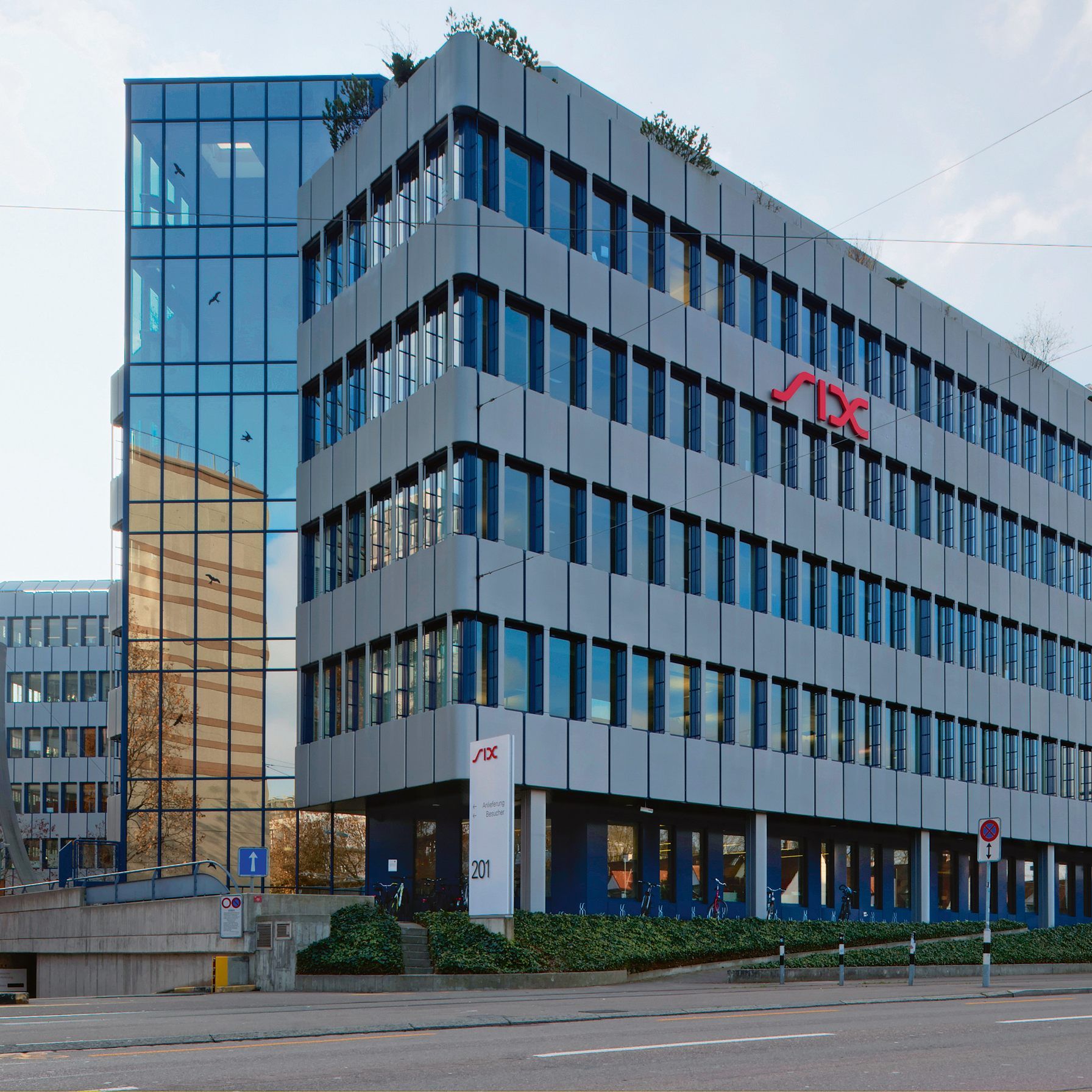 Zinshoffnungen bringen SMI erstmals über 10.000 Punkte.