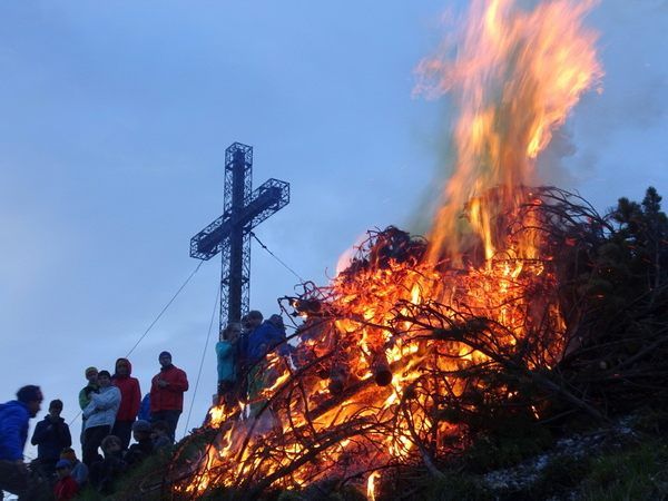 AV Jugend Bludenz: Sonnwendfeuer Hoher Frassen AV Jugend Bludenz: Sonnwendfeuer Hoher Frassen