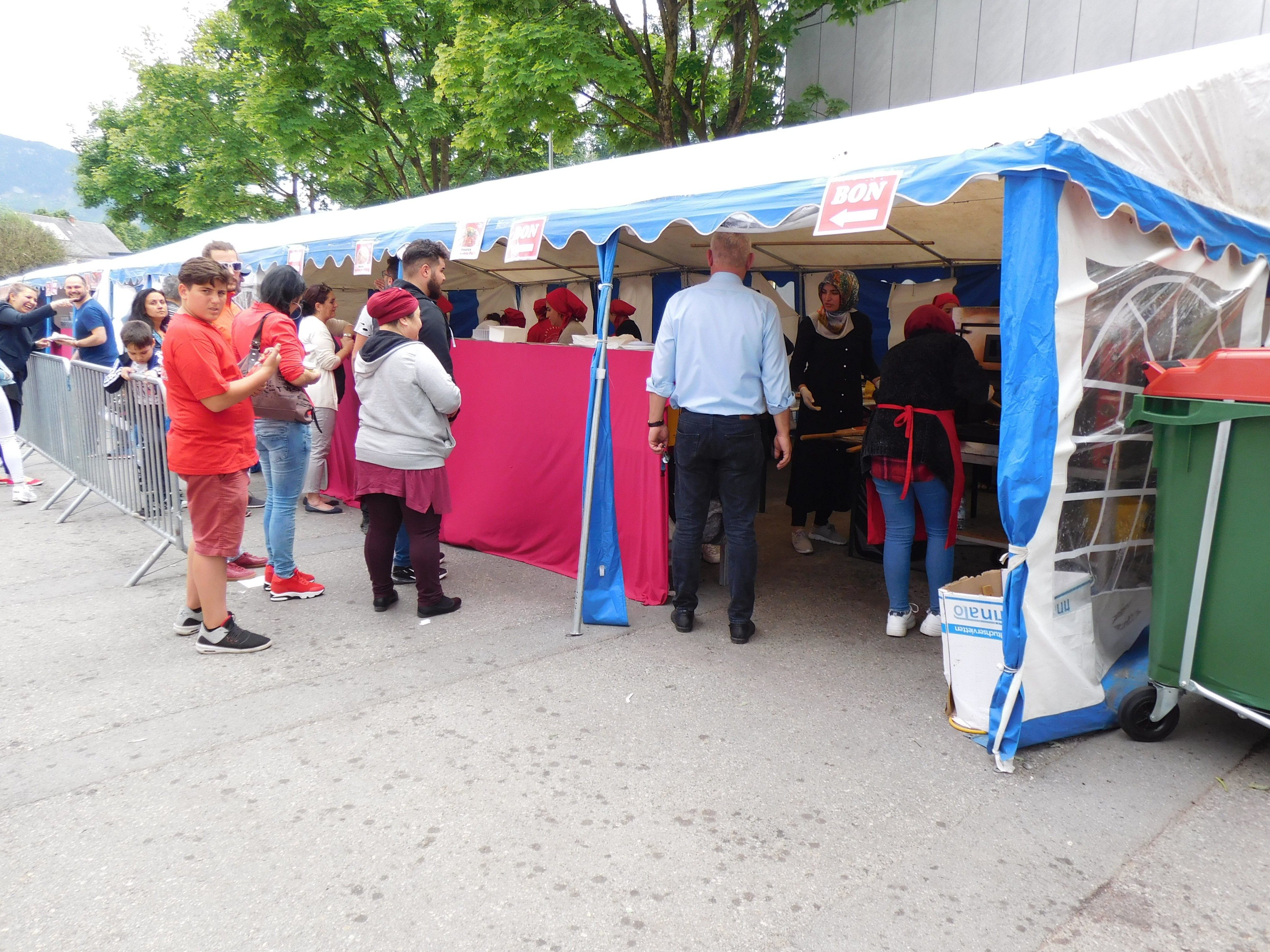 Die Kirmes lockte wieder zahlreiche Besucher nach Mäder