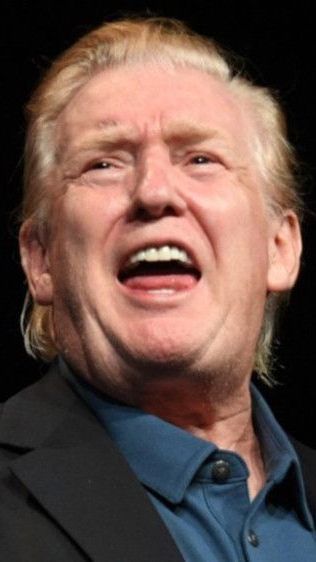 Donald Trump hat eine neue Frisur.
