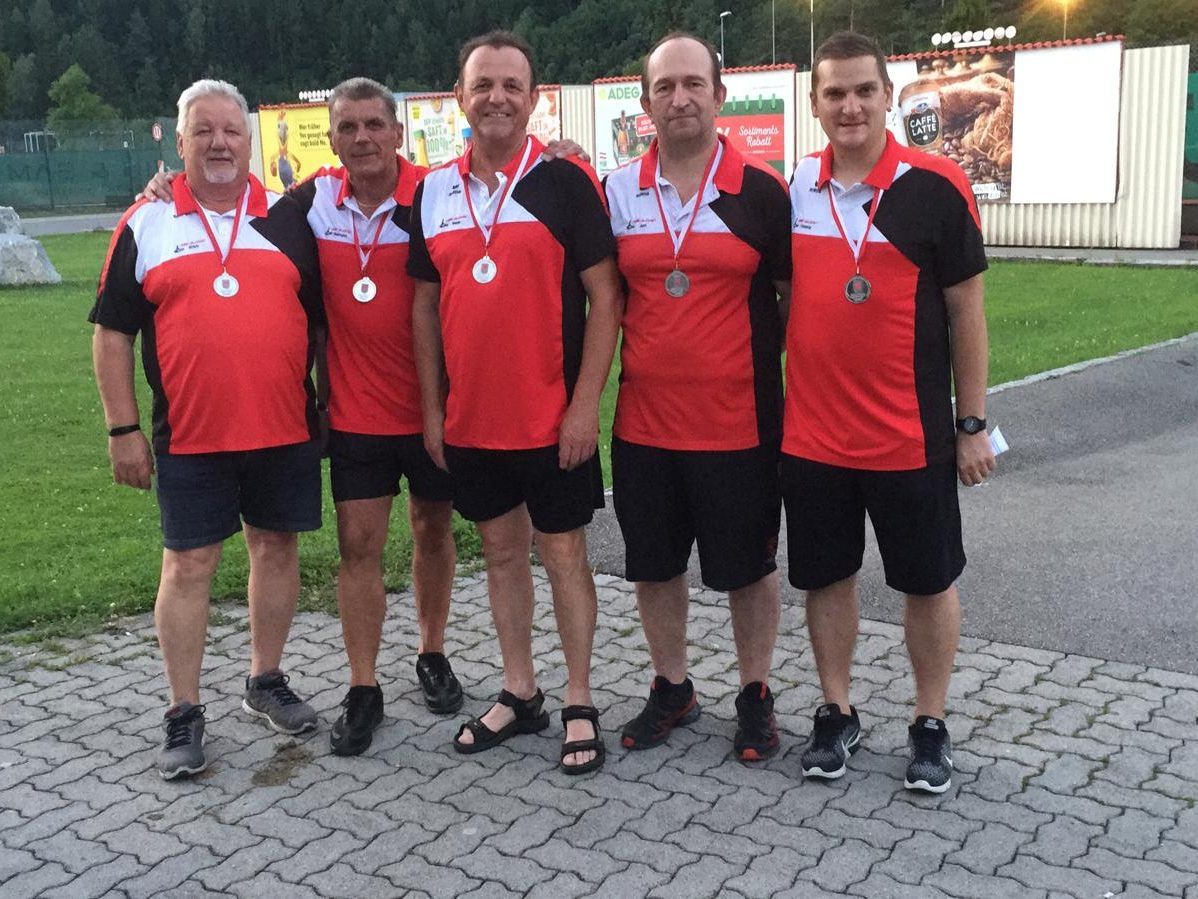 v.l.n.r.: Erich Matthä, Raimund Walch, Obmann Josef Gruber, Jürgen Juriatti, Sportwart Vinzenz Zech