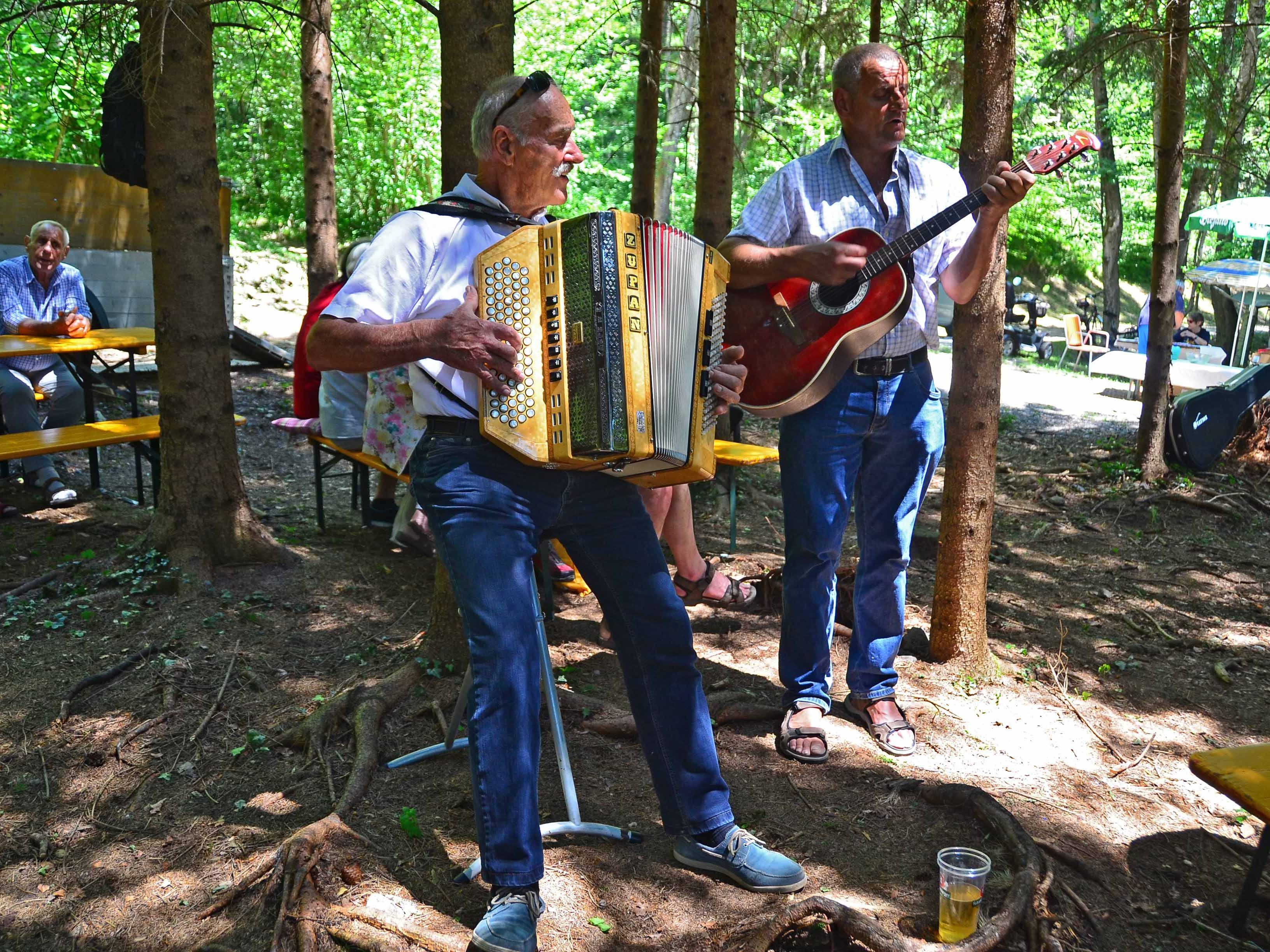 Das Duo Larifari beim Grillfest des PVÖ Bludenz