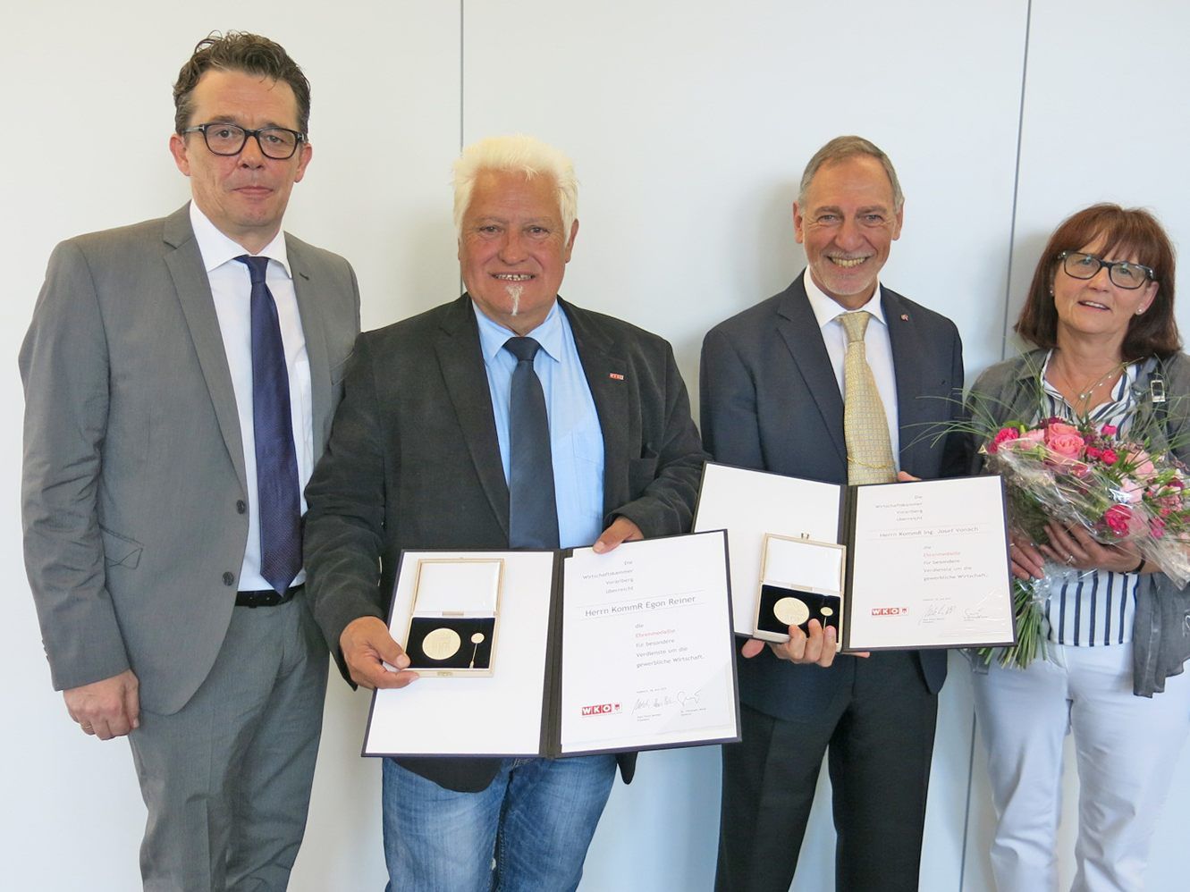 WKV-Präsident Hans Peter Metzler, KommR Egon Reiner und KommR Ing. Josef Vonach mit seiner Gattin Sigrid.