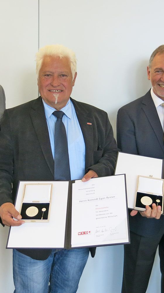 WKV-Präsident Hans Peter Metzler, KommR Egon Reiner und KommR Ing. Josef Vonach mit seiner Gattin Sigrid.