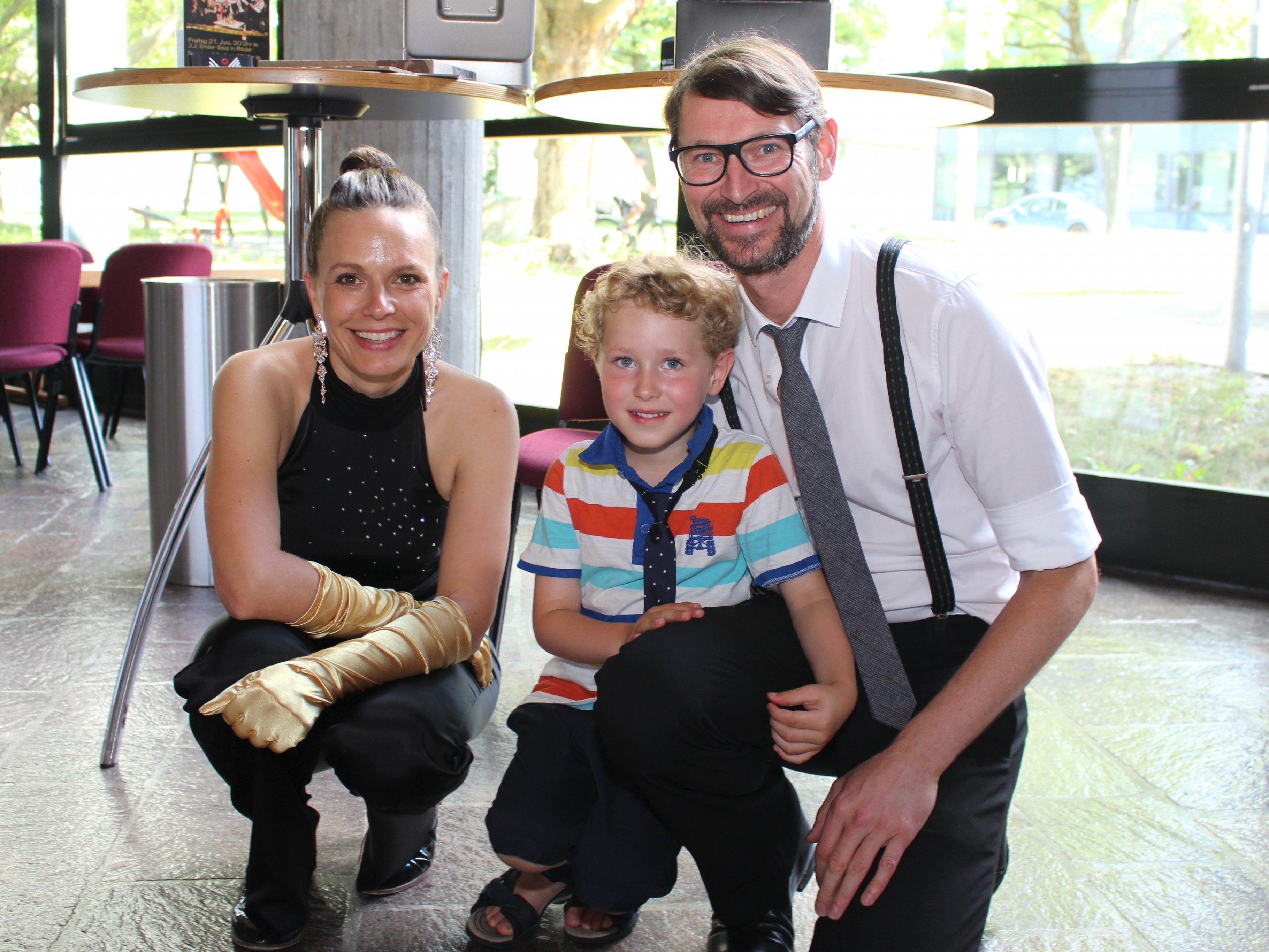 Sängerin Maria Stadler mit Frederik Bertsch und Sängerkollege Philipp Berktold.