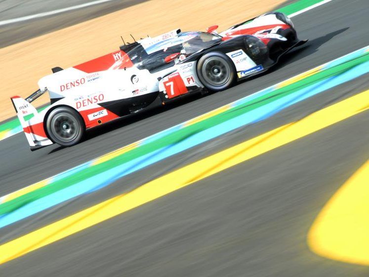Das 24-Stunden-Rennen von Le Mans ist ein Langstreckenrennen für Sportwagen Das 24-Stunden-Rennen von Le Mans ist ein Langstreckenrennen für Sportwagen