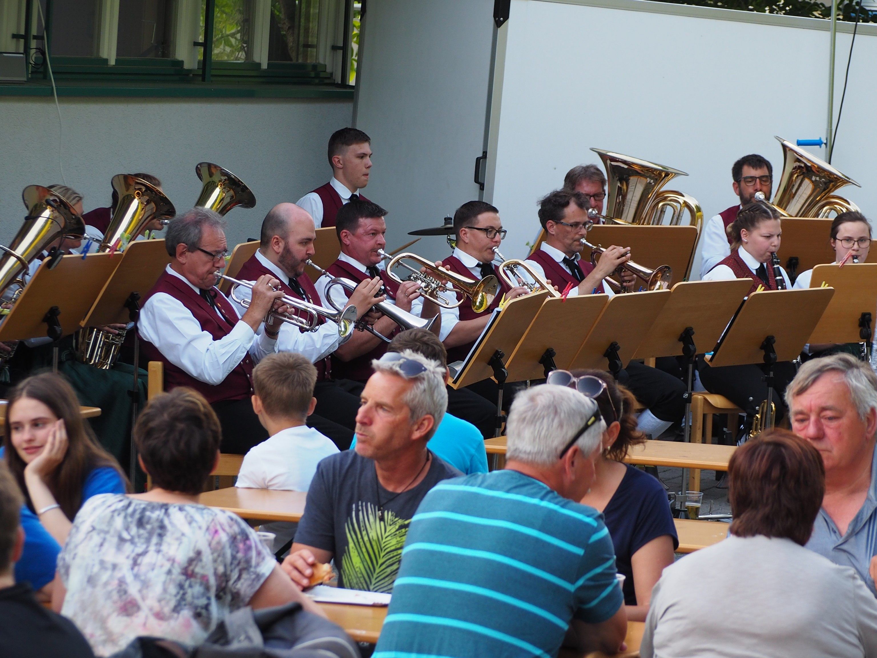 Gemütlicher Feierabend mit der Harmonie Muntlix