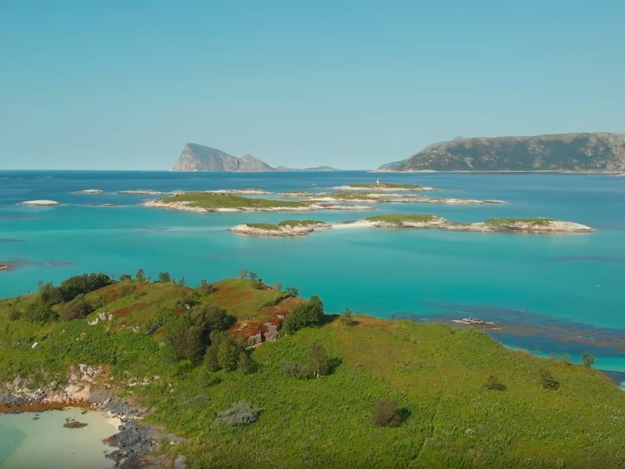 Sommaroy liegt im hohen Norden Norwegens. Sommaroy liegt im hohen Norden Norwegens.