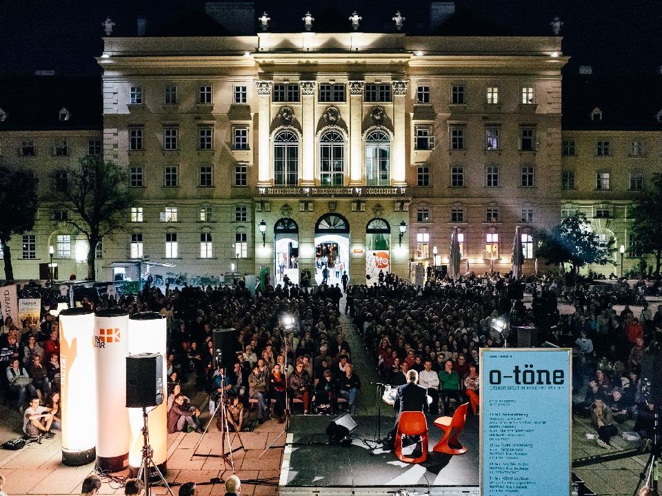 Im MuseumsQuartier geben sich die Literatinnen und Literaten wieder die Klinke in die Hand Im MuseumsQuartier geben sich die Literatinnen und Literaten wieder die Klinke in die Hand