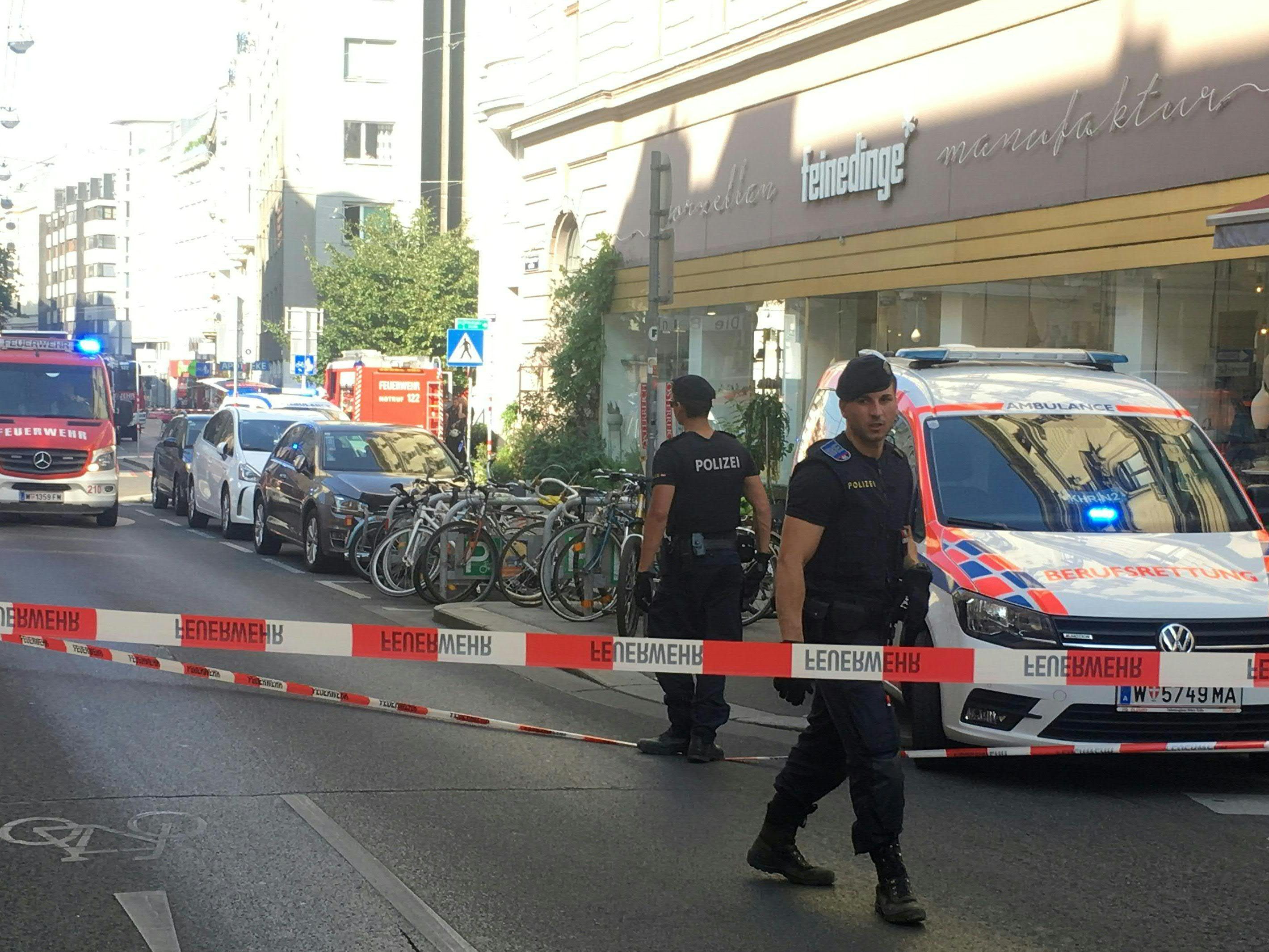 Eine Spendenaktion für die derzeit obdachlosen Bewohner wurde angekündigt. Eine Spendenaktion für die derzeit obdachlosen Bewohner wurde angekündigt.