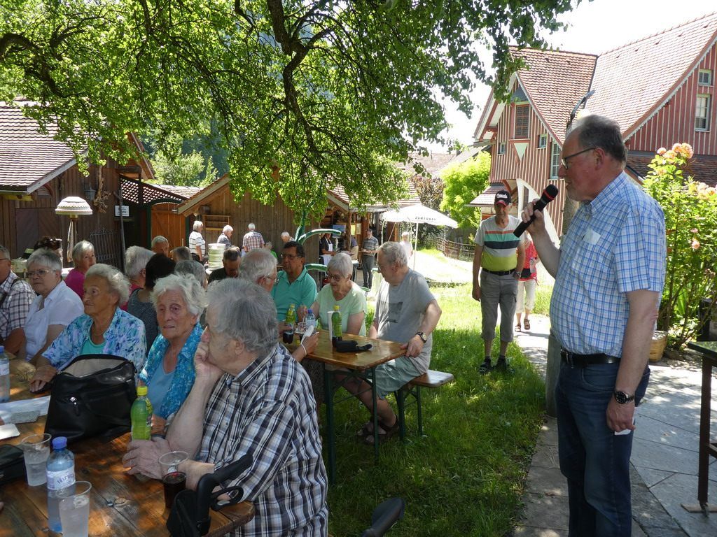 Obmann Werner Huber begrüßt die Gäste