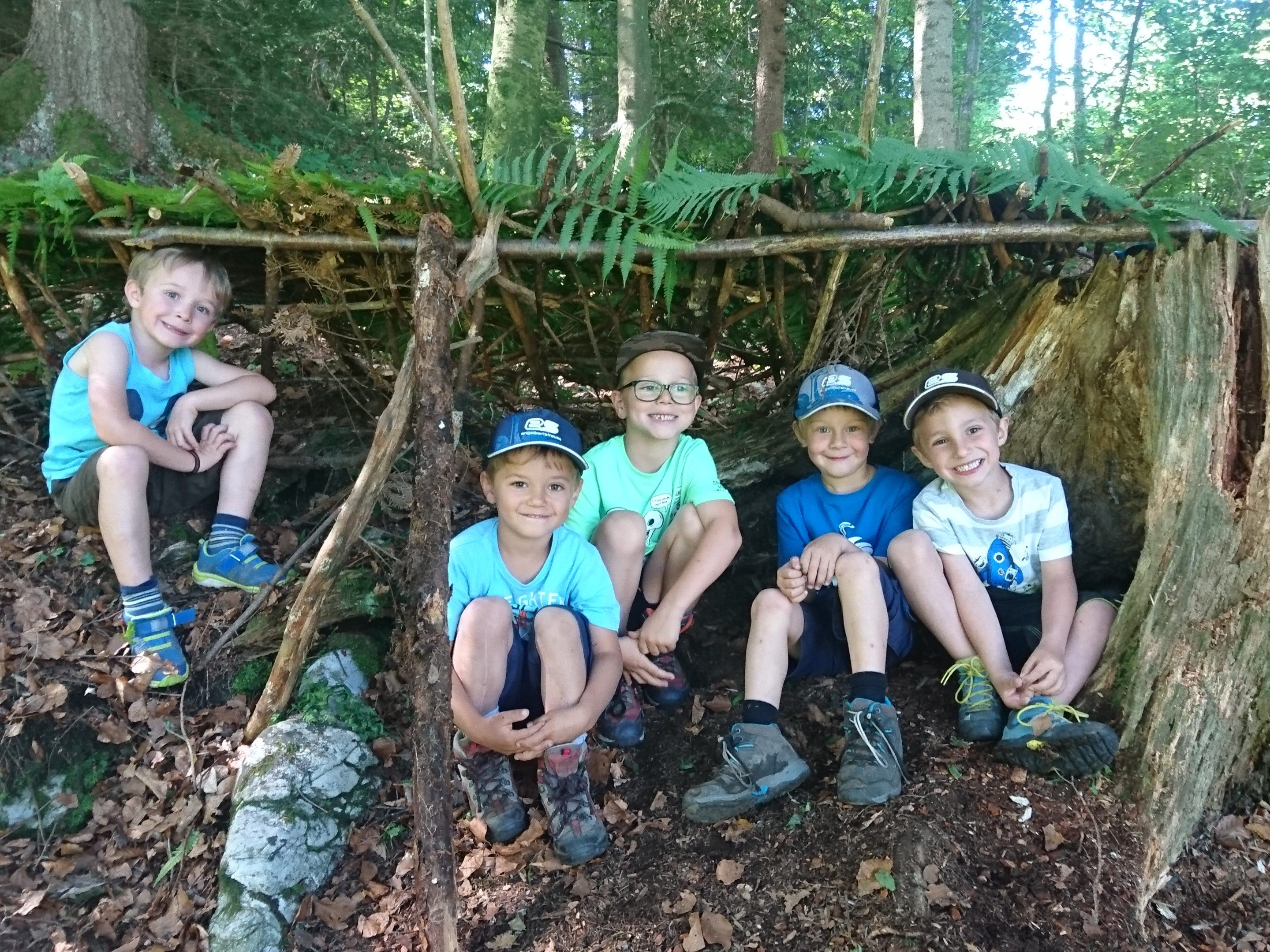 Die Waldwoche ist jedes Jahr ein besonderes Highlight bei uns im Kindergarten Übersaxen. Die Waldwoche ist jedes Jahr ein besonderes Highlight bei uns im Kindergarten Übersaxen.