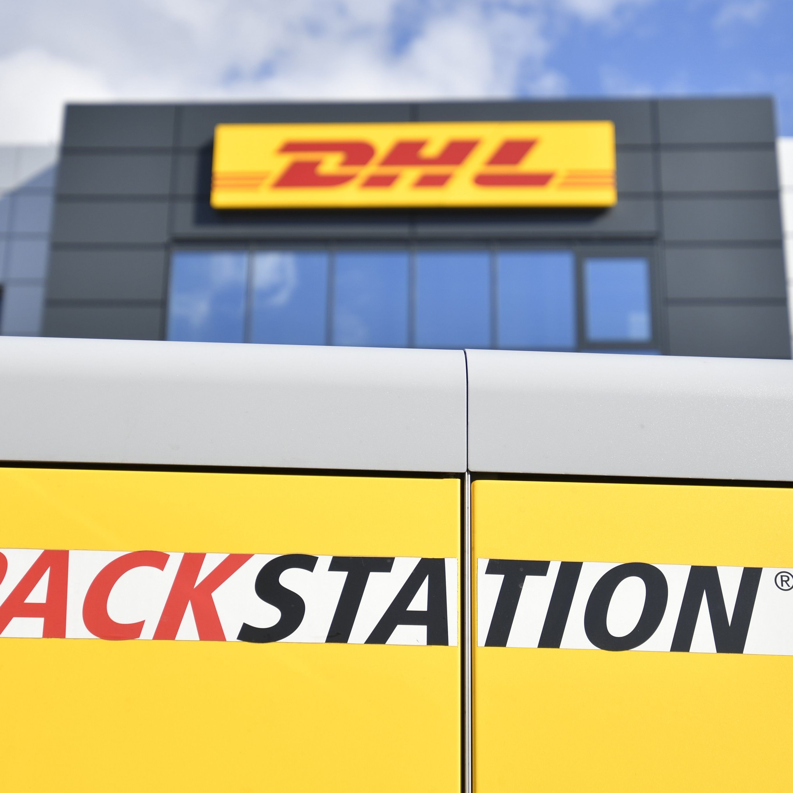 Die Post übernimmt den Großteil des Zustellgeschäfts der deutschen DHL.