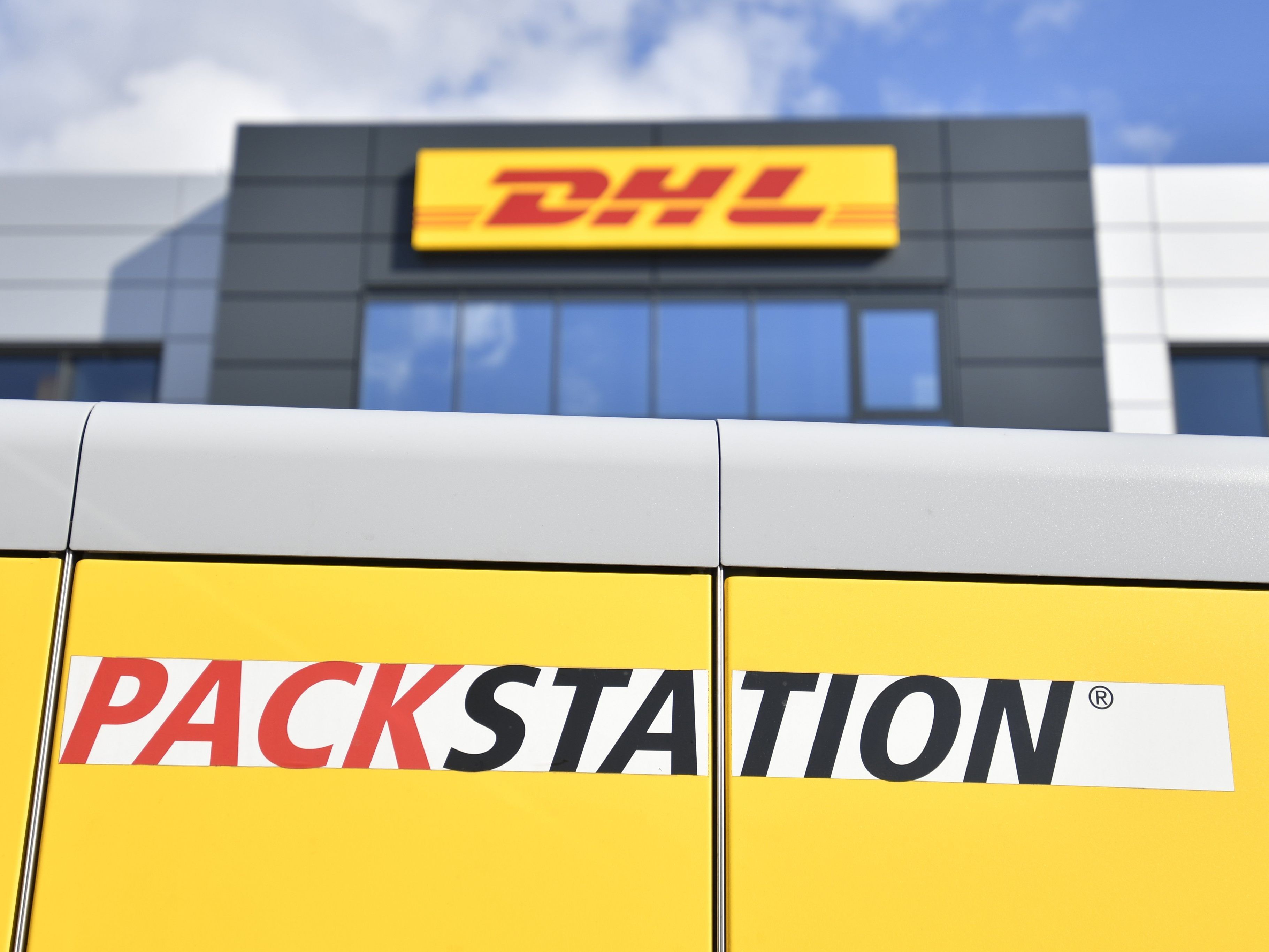 Die Post übernimmt den Großteil des Zustellgeschäfts der deutschen DHL. Die Post übernimmt den Großteil des Zustellgeschäfts der deutschen DHL.
