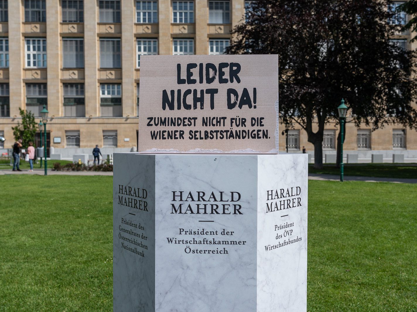 Das Denkmal für OeNB-Präsident blieb leer. Das Denkmal für OeNB-Präsident blieb leer.