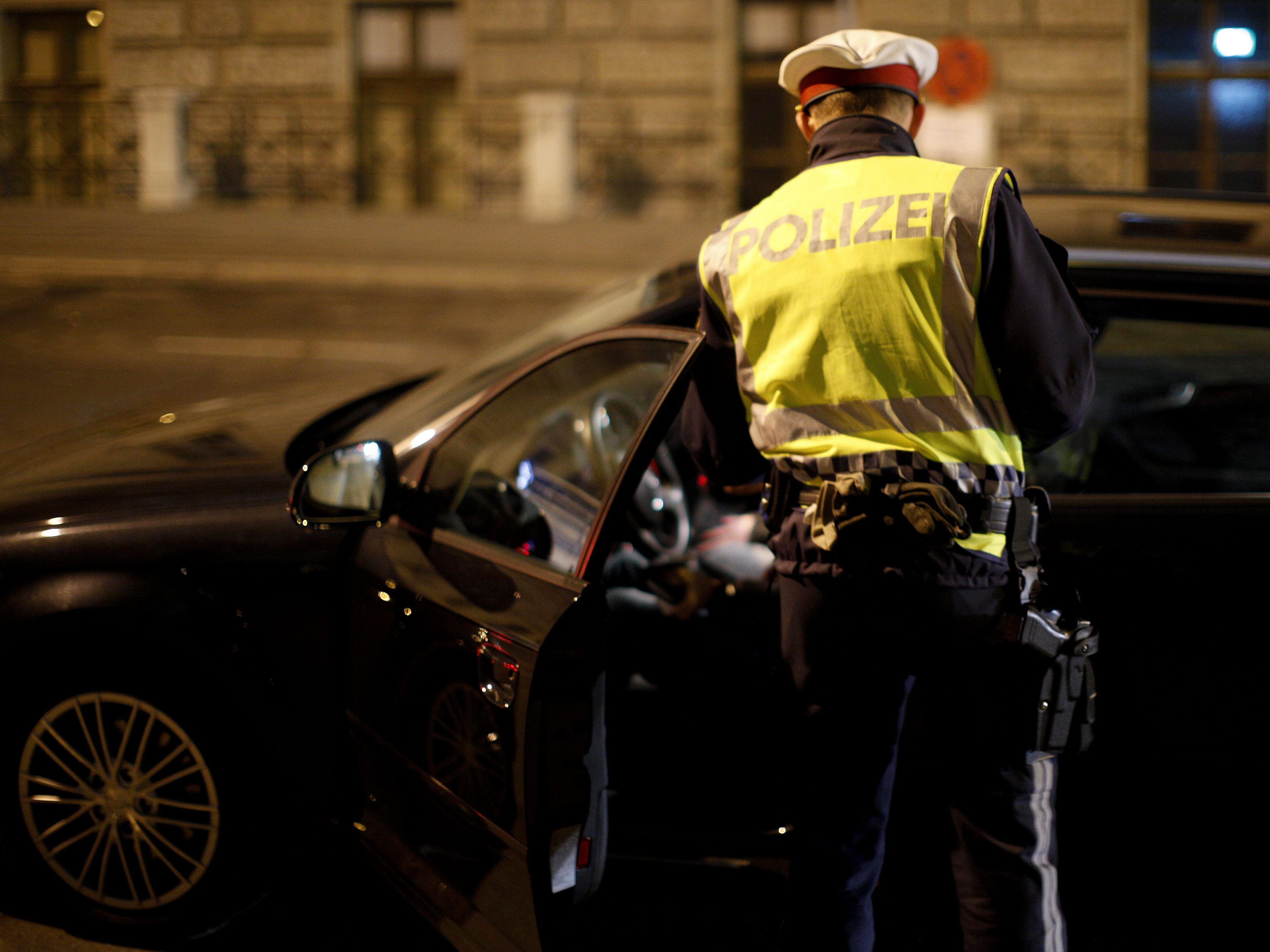 Die Polizei konnte in der Nacht auf Sonntag einige Raser aus dem Verkehr ziehen.