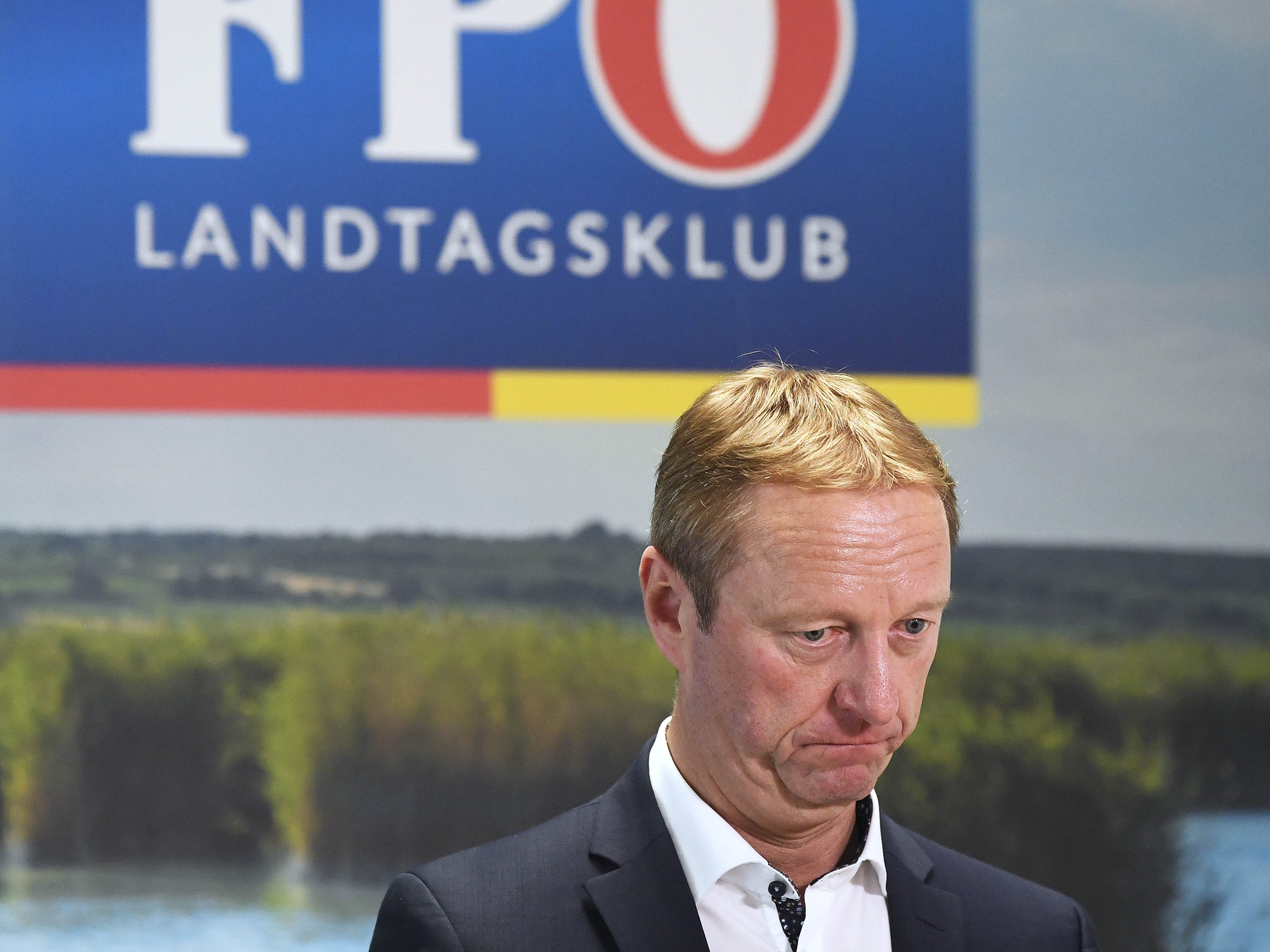 Burgenlands Vizelandeshauptmann Tschürtz spricht sich für den Verbleib von Strache in der FPÖ aus. Burgenlands Vizelandeshauptmann Tschürtz spricht sich für den Verbleib von Strache in der FPÖ aus.