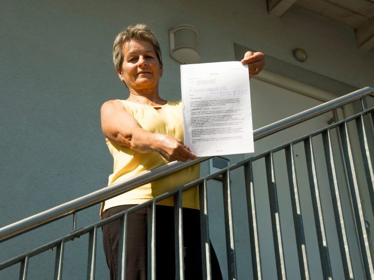 Seit fünf Monaten wartet die 68-jährige Altacherin auf die Miete. Um über die Runden zu kommen, muss sie auf Erspartes zurückgreifen.