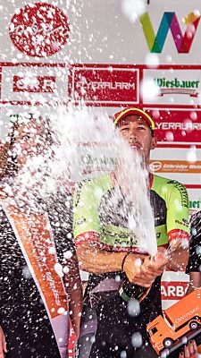 Steimle ließ den Korken knallen