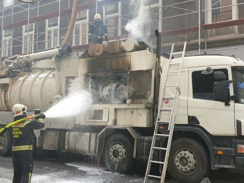 Die Einsatzkräfte brachten den Brand unter Kontrolle.