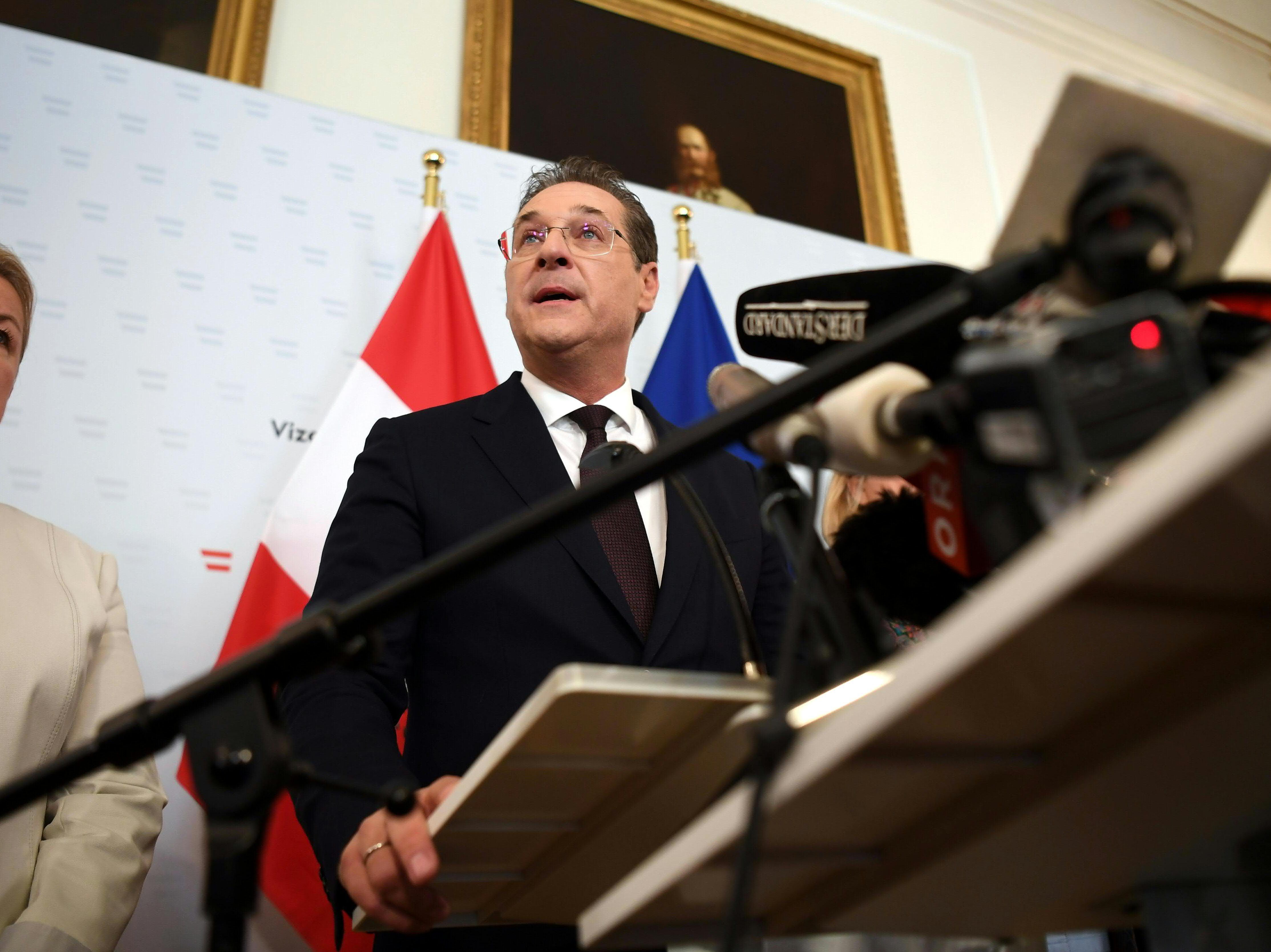 Nach der "Ibiza-Affäre" wird die Justiz vorerst 13 Vereine überprüfen.